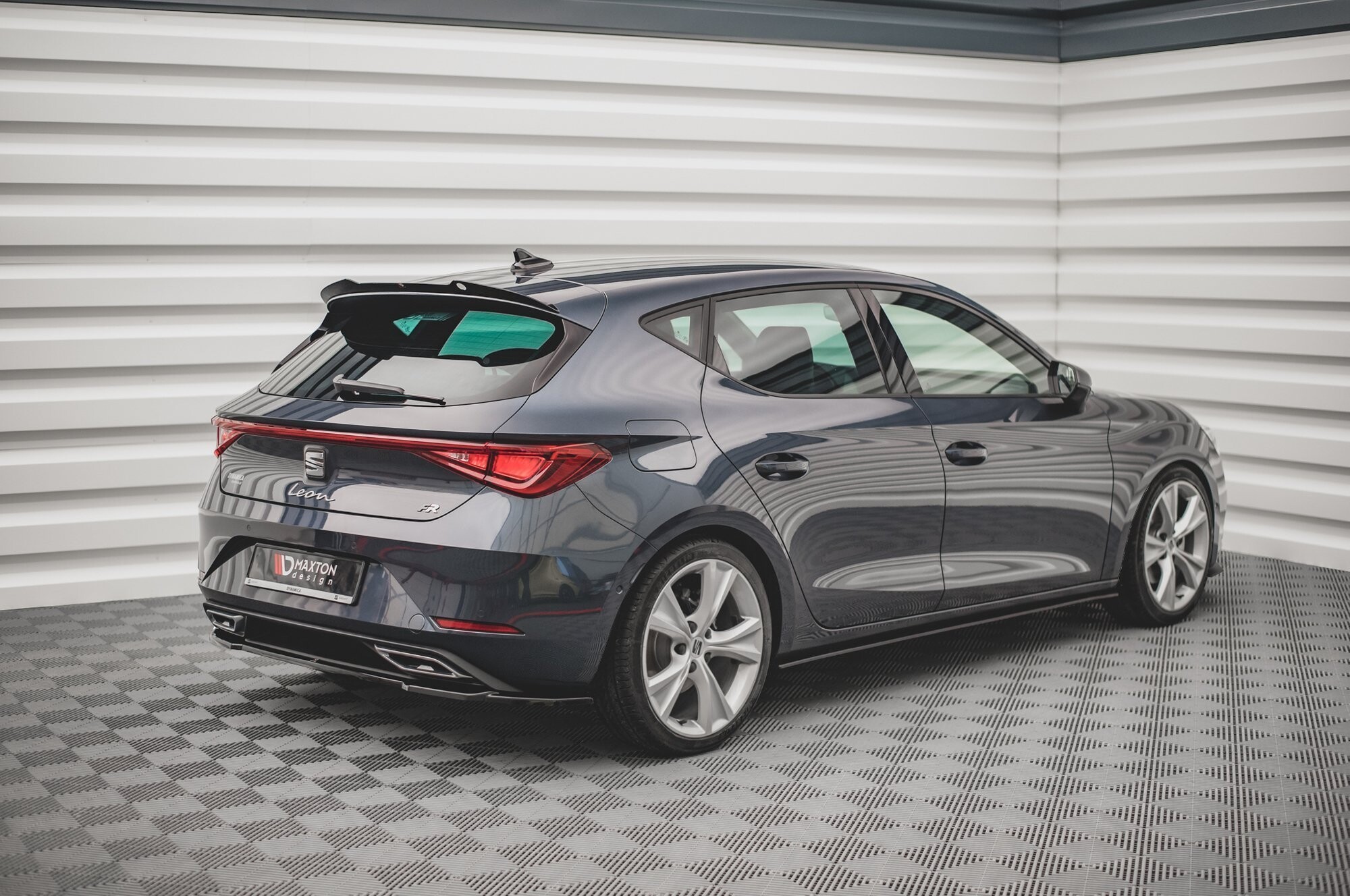 Maxton Design Spoiler CAP für Seat Leon FR Hatchback Mk4 schwarz Hochglanz Maxton Design Spoiler CAP für Seat Leon FR Hatchback Mk4 schwarz Hochglanz