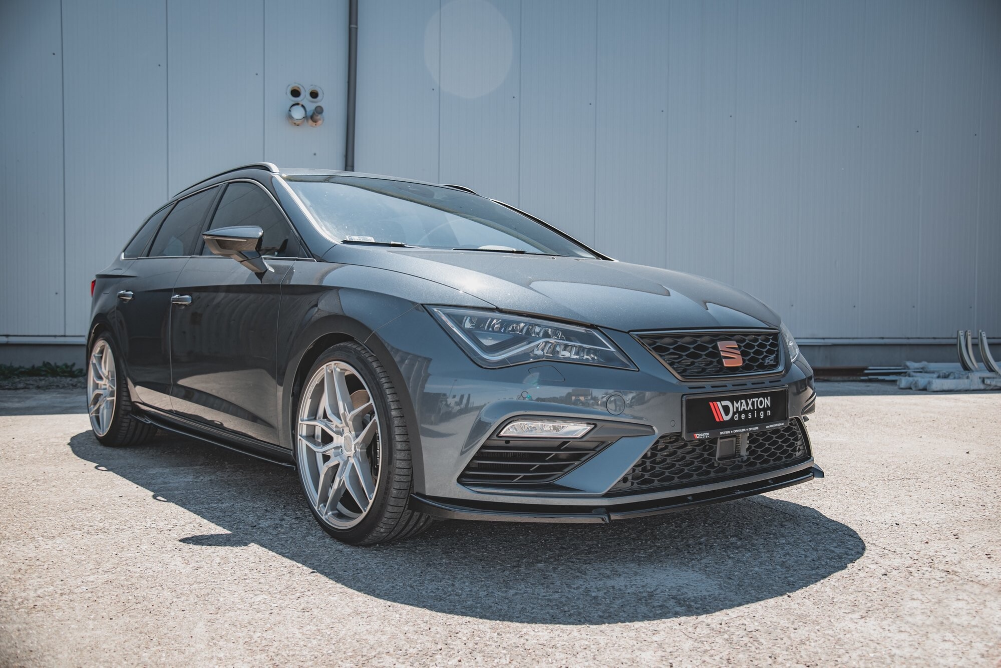 Maxton Design Front Ansatz V.6 für Seat Leon Cupra / FR Mk3 FL schwarz Hochglanz Maxton Design Front Ansatz V.6 für Seat Leon Cupra / FR Mk3 FL schwarz Hochglanz