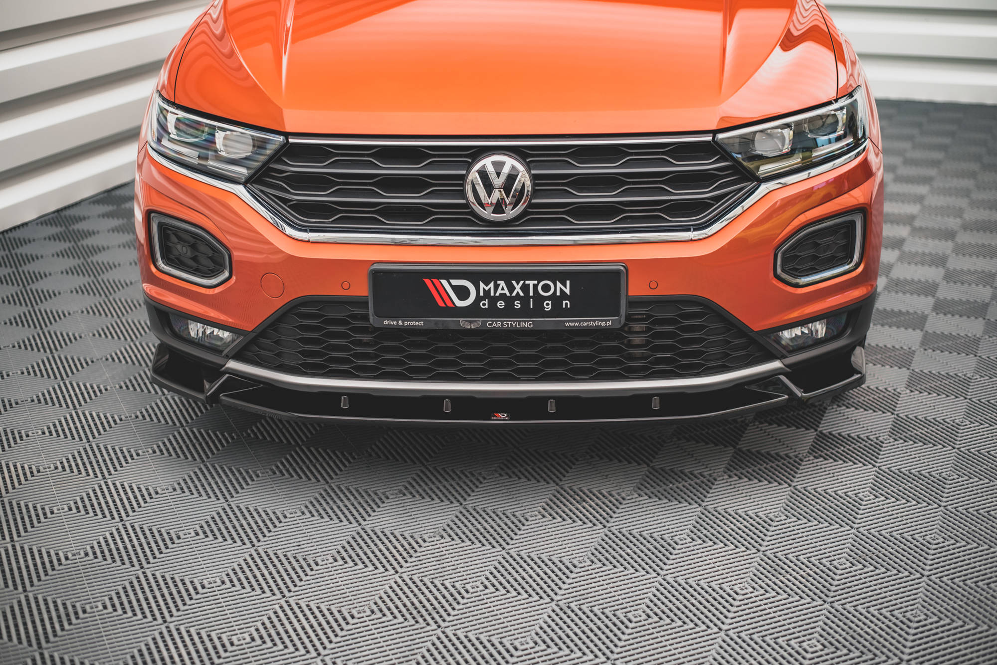 Maxton Design Front Ansatz V.2 für Volkswagen T-Roc Mk1 schwarz Hochglanz Maxton Design Front Ansatz V.2 für Volkswagen T-Roc Mk1 schwarz Hochglanz