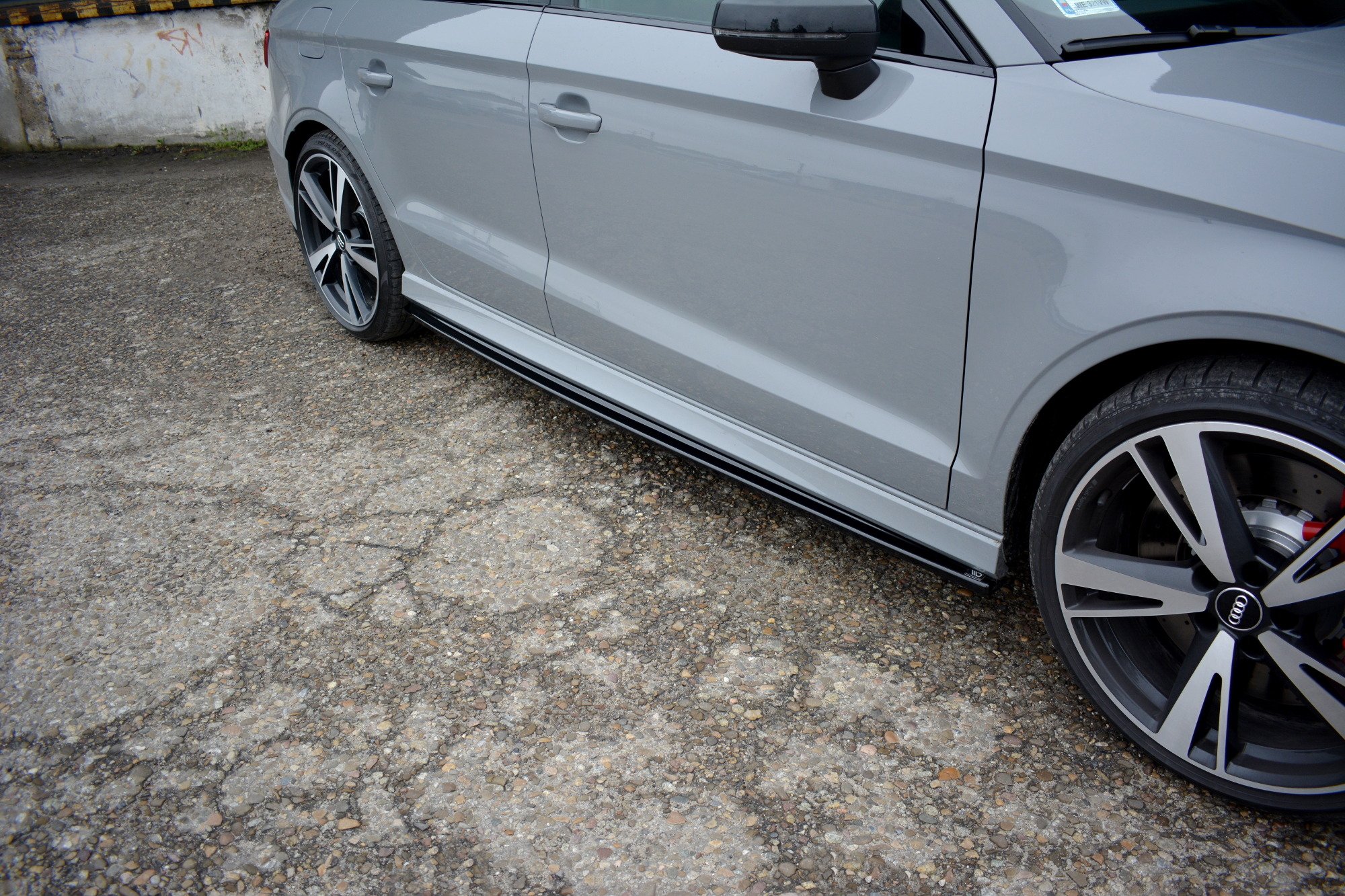 Maxton Design Seitenschweller Ansatz für Audi RS3 8V FL Limousine schwarz Hochglanz Maxton Design Seitenschweller Ansatz für Audi RS3 8V FL Limousine schwarz Hochglanz
