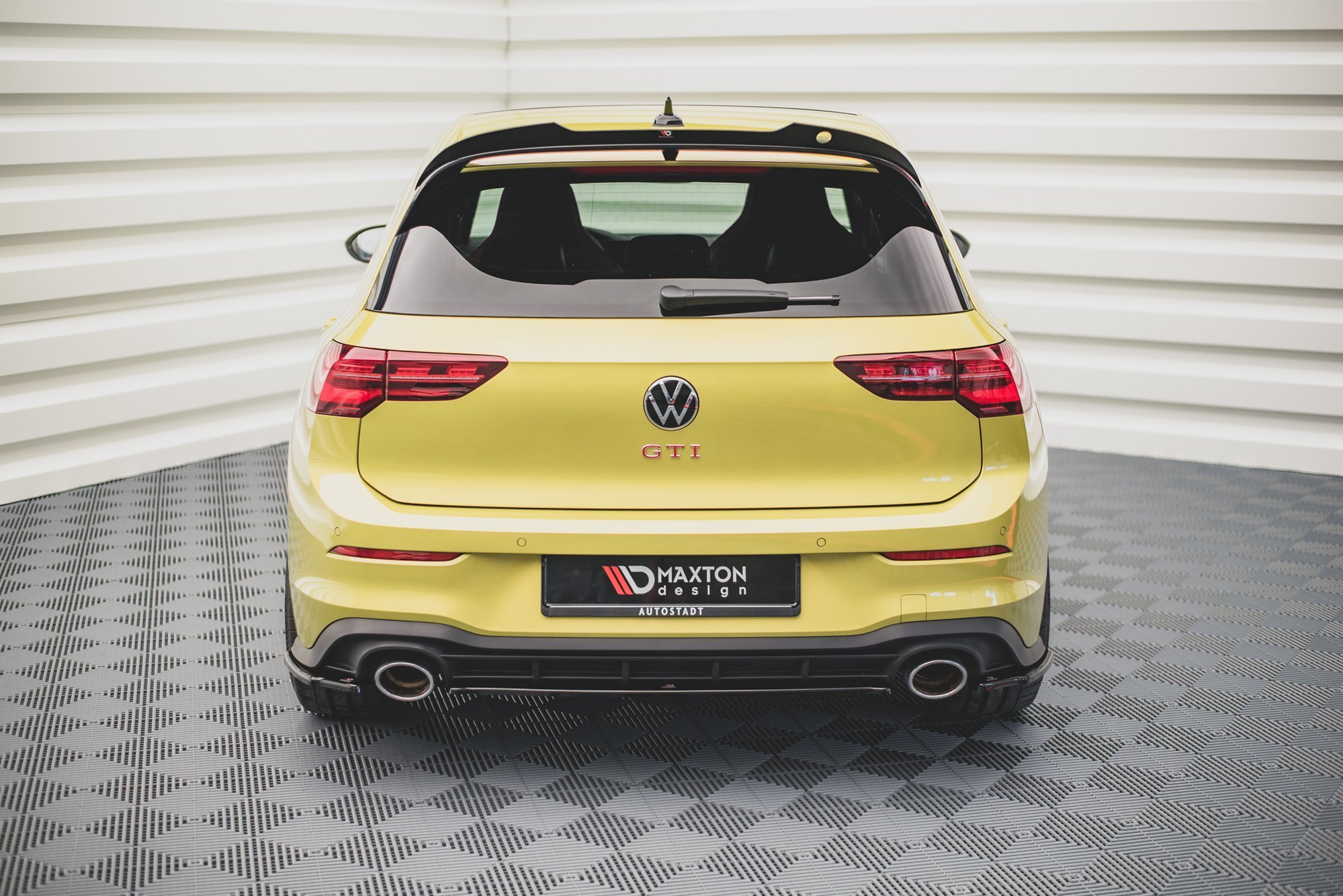 Maxton Design Mittlerer Diffusor Heck Ansatz für Volkswagen Golf 8 GTI Clubsport schwarz Hochglanz Maxton Design Mittlerer Diffusor Heck Ansatz für Volkswagen Golf 8 GTI Clubsport schwarz Hochglanz