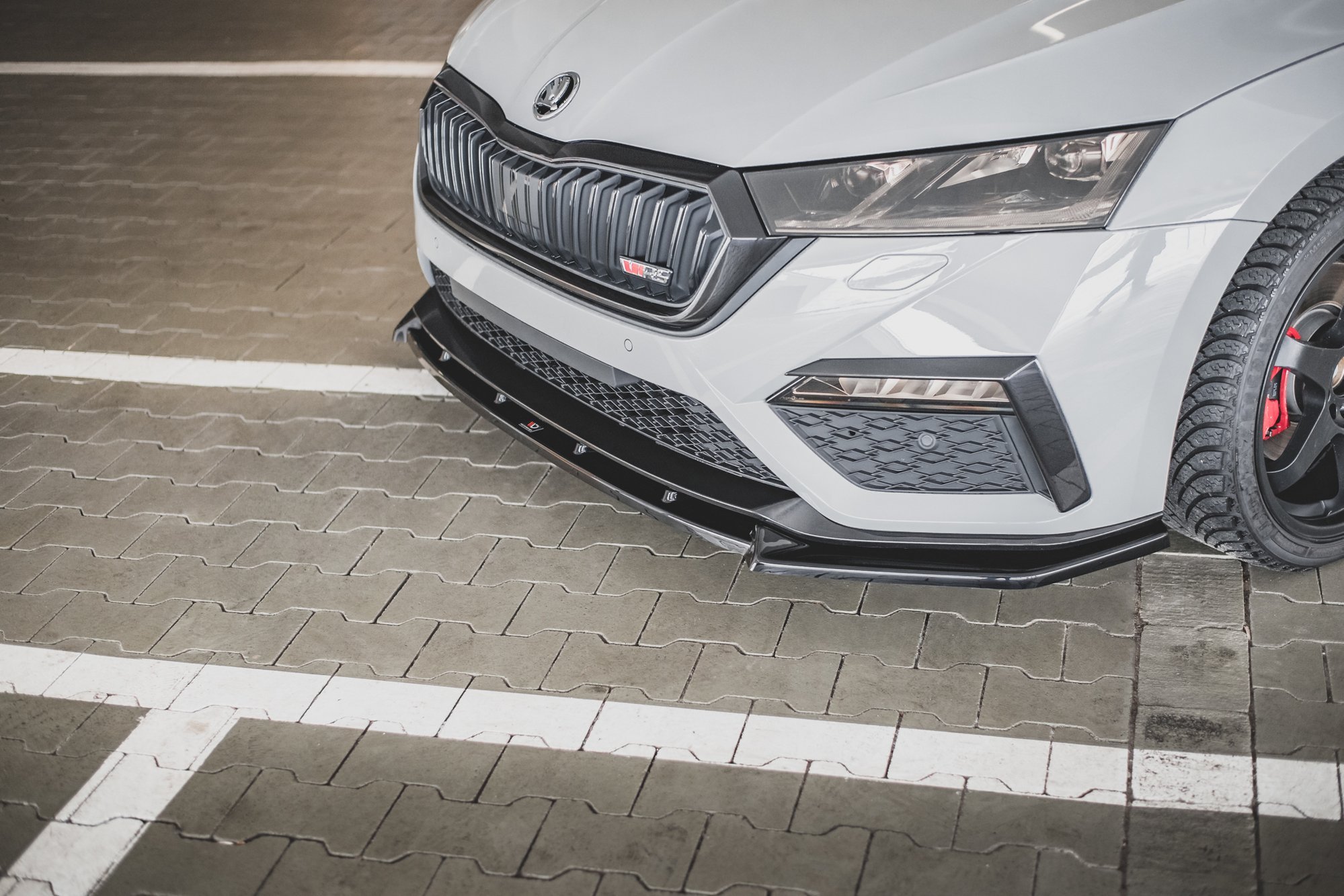Maxton Design Front Ansatz V.1 für Skoda Octavia RS Mk4 schwarz Hochglanz Maxton Design Front Ansatz V.1 für Skoda Octavia RS Mk4 schwarz Hochglanz
