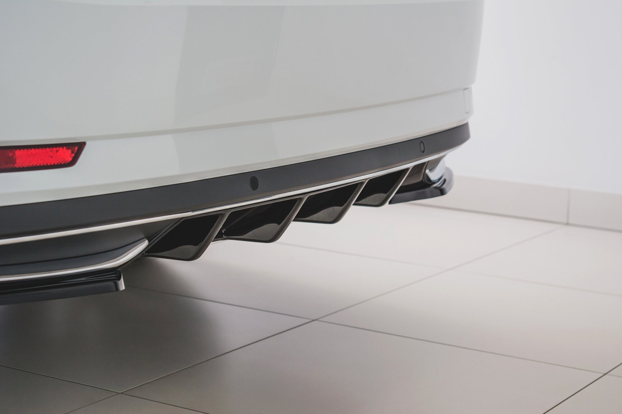 Maxton Design Diffusor Heck Ansatz für Skoda Superb Mk3 FL schwarz Hochglanz Maxton Design Diffusor Heck Ansatz für Skoda Superb Mk3 FL schwarz Hochglanz