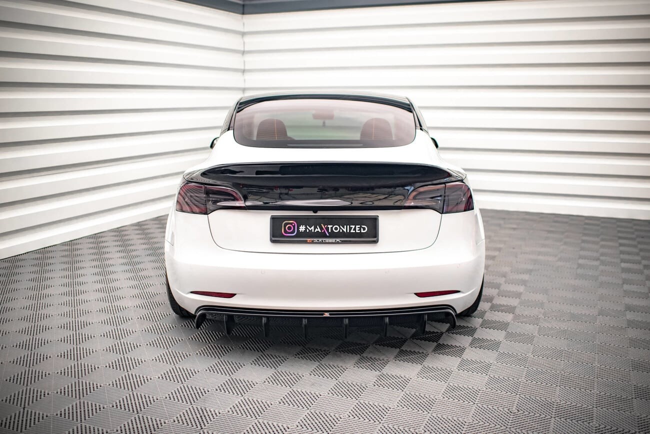 Maxton Design Heck Ansatz Diffusor V.2 für Tesla Model 3 Maxton Design Heck Ansatz Diffusor V.2 für Tesla Model 3