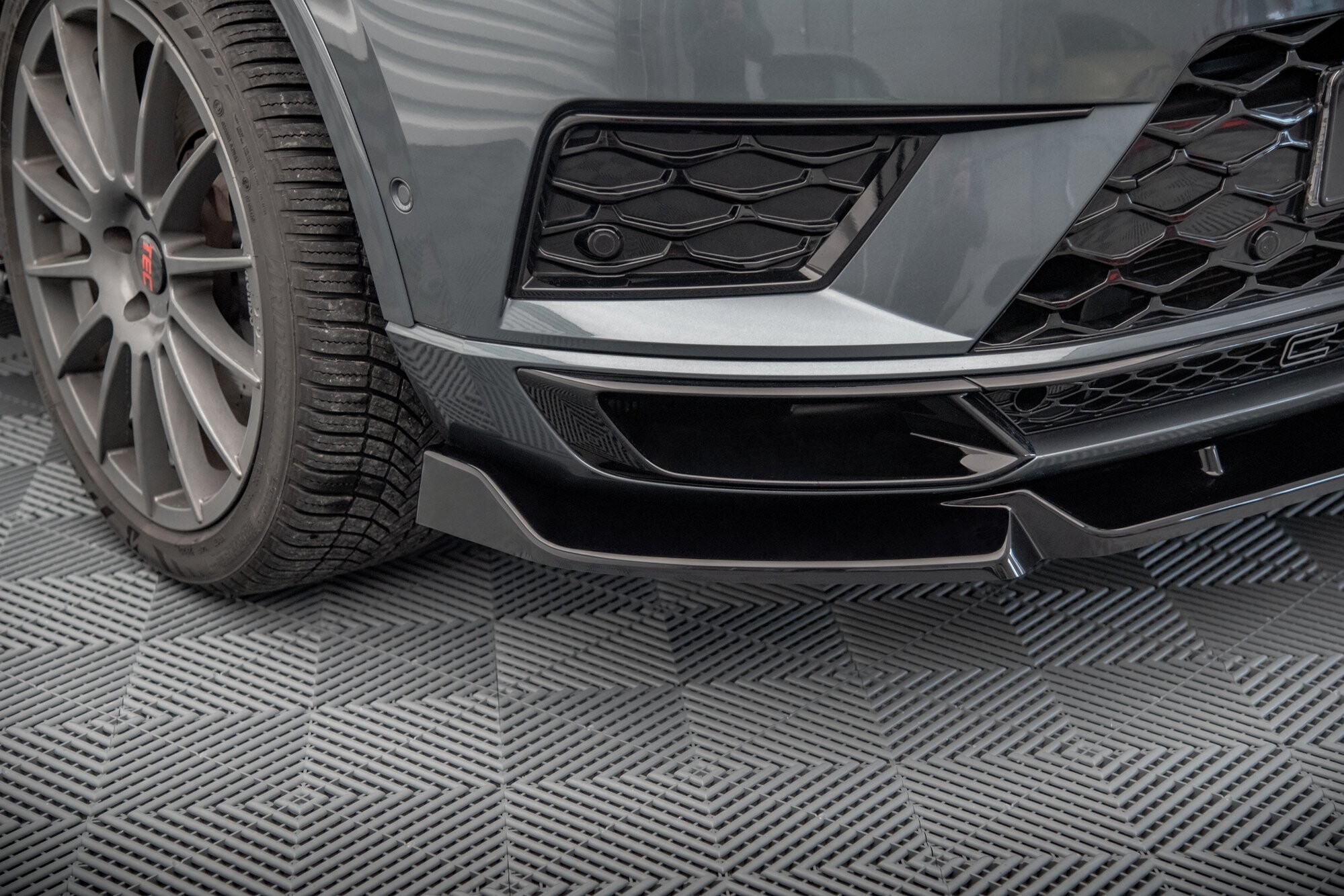 Maxton Design Front Ansatz V.1 für Cupra Ateca schwarz Hochglanz Maxton Design Front Ansatz V.1 für Cupra Ateca schwarz Hochglanz