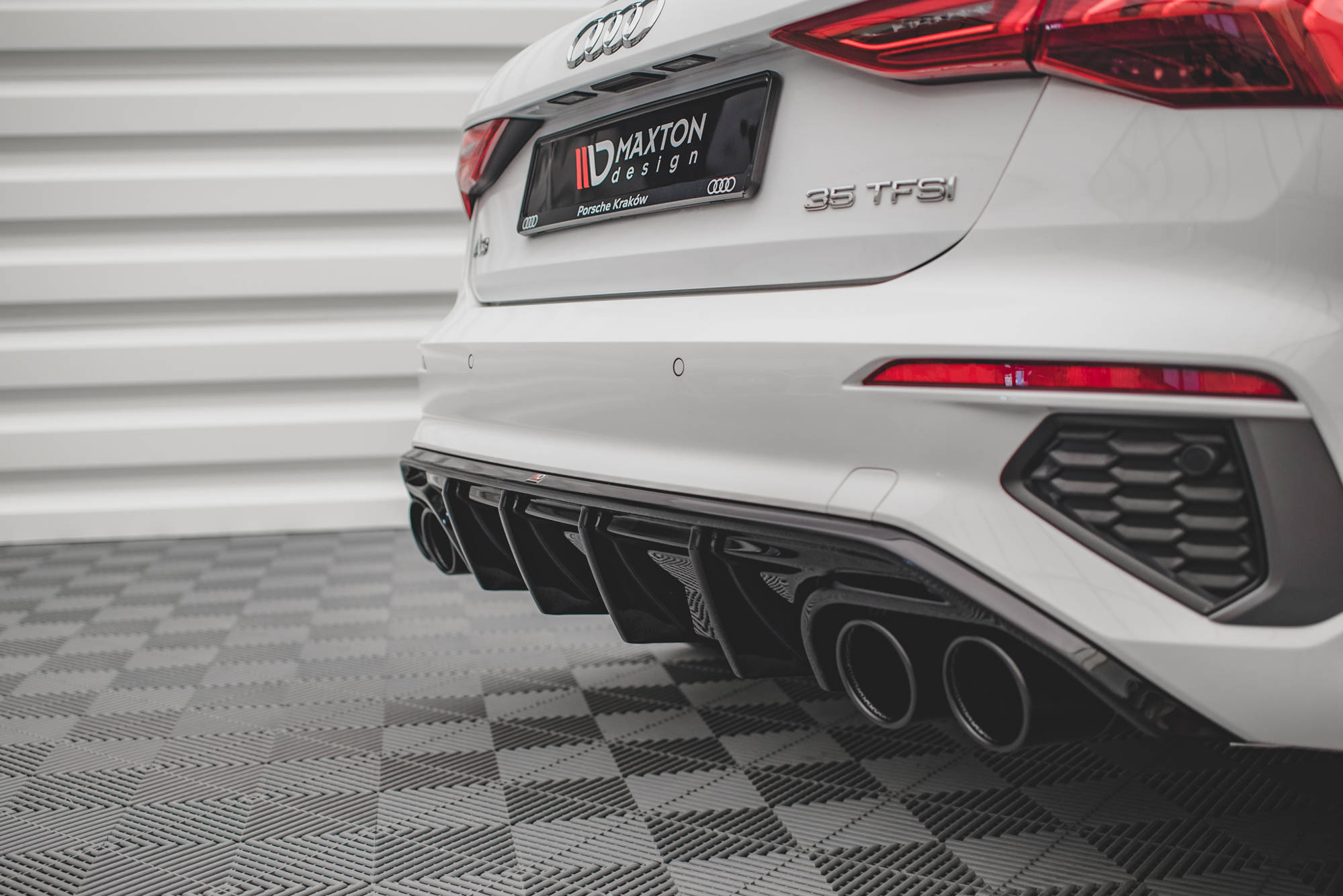 Maxton Design Diffusor Heck Ansatz für + Endschalldampfer Sportauspuff Attrappe Audi A3 S-Line Sportback 8Y Maxton Design Diffusor Heck Ansatz für + Endschalldampfer Sportauspuff Attrappe Audi A3 S-Line Sportback 8Y