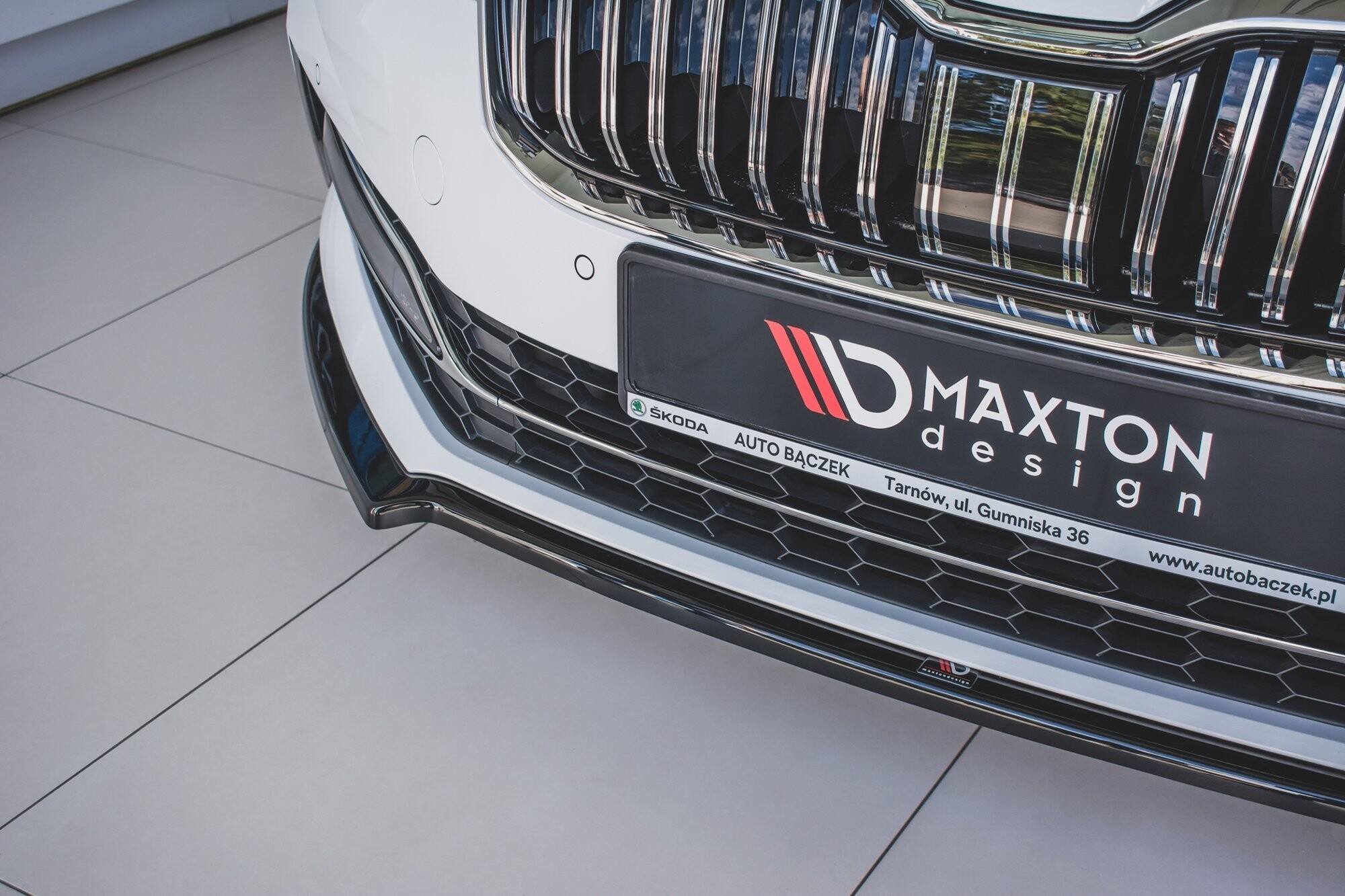 Maxton Design Front Ansatz V.1 für Skoda Superb Mk3 FL schwarz Hochglanz Maxton Design Front Ansatz V.1 für Skoda Superb Mk3 FL schwarz Hochglanz