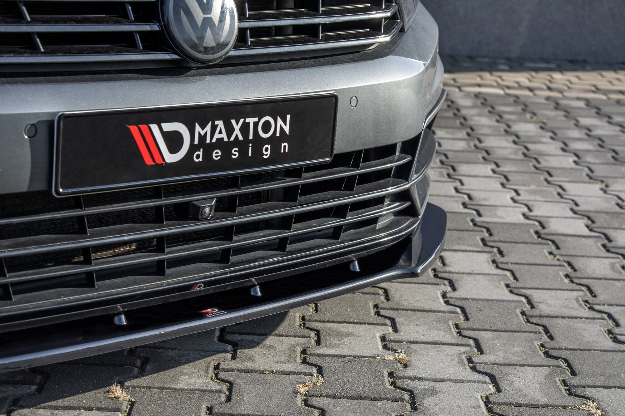 Maxton Design Front Ansatz V.1 für Volkswagen Passat R-Line B8 schwarz Hochglanz Maxton Design Front Ansatz V.1 für Volkswagen Passat R-Line B8 schwarz Hochglanz