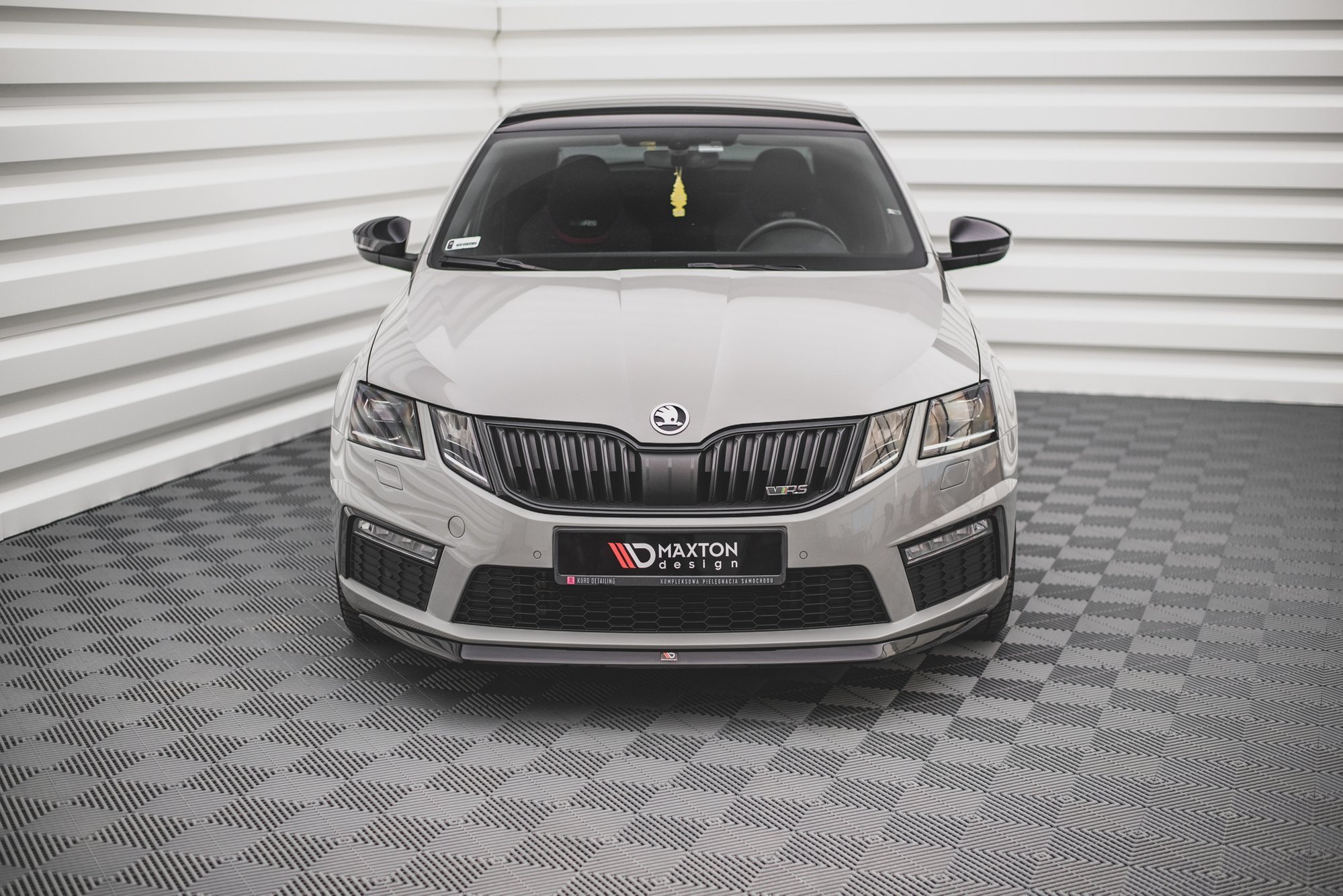 Maxton Design Front Ansatz V.1 für Skoda Octavia RS Mk3 Facelift schwarz Hochglanz Maxton Design Front Ansatz V.1 für Skoda Octavia RS Mk3 Facelift schwarz Hochglanz