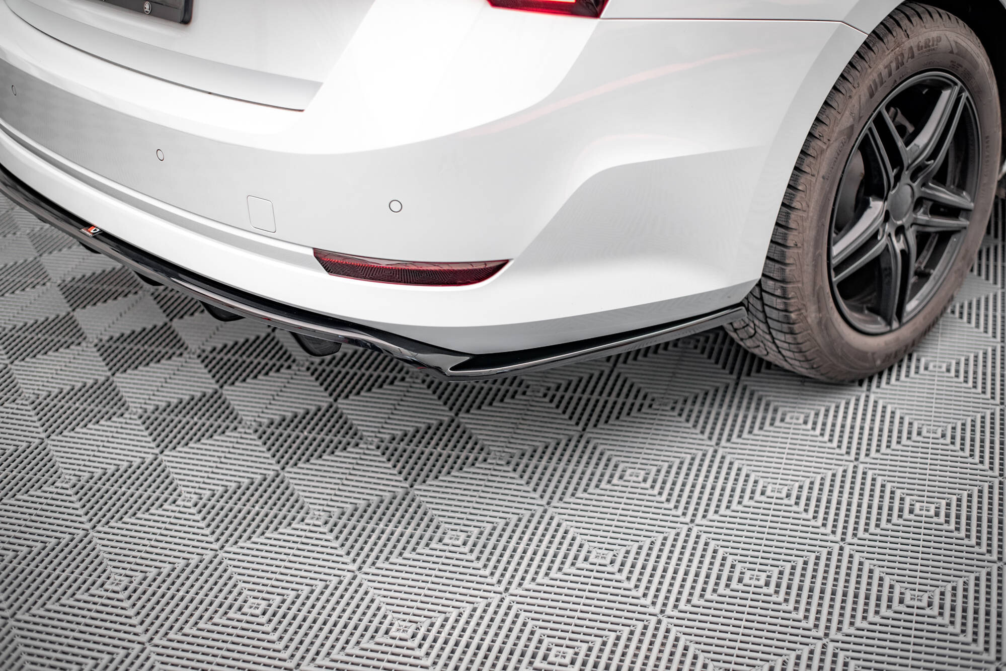 Maxton Design Mittlerer Diffusor Heck Ansatz DTM Look für Skoda Octavia Mk4 schwarz Hochglanz Maxton Design Mittlerer Diffusor Heck Ansatz DTM Look für Skoda Octavia Mk4 schwarz Hochglanz