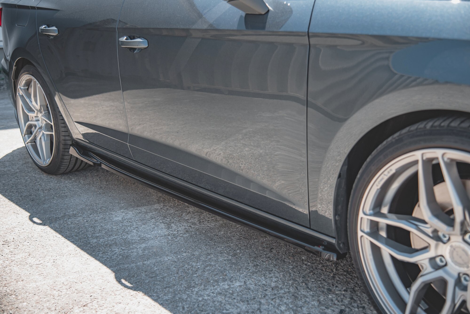 Maxton Design Seitenschweller Ansatz Cup Leisten V.4 für Seat Leon Mk3 Cupra/ FR Facelift schwarz Hochglanz Maxton Design Seitenschweller Ansatz Cup Leisten V.4 für Seat Leon Mk3 Cupra/ FR Facelift schwarz Hochglanz