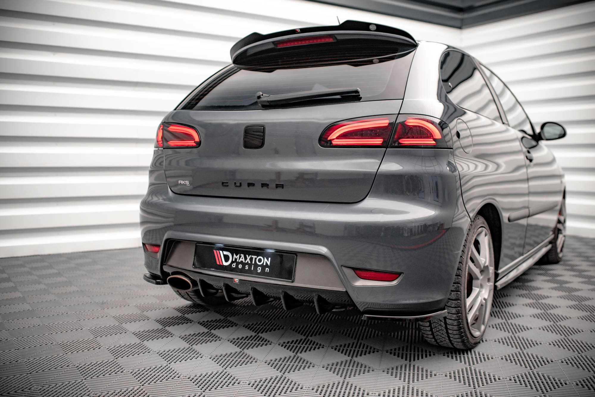 Maxton Design Diffusor Heck Ansatz für Seat Ibiza Cupra Mk3 schwarz Hochglanz Maxton Design Diffusor Heck Ansatz für Seat Ibiza Cupra Mk3 schwarz Hochglanz