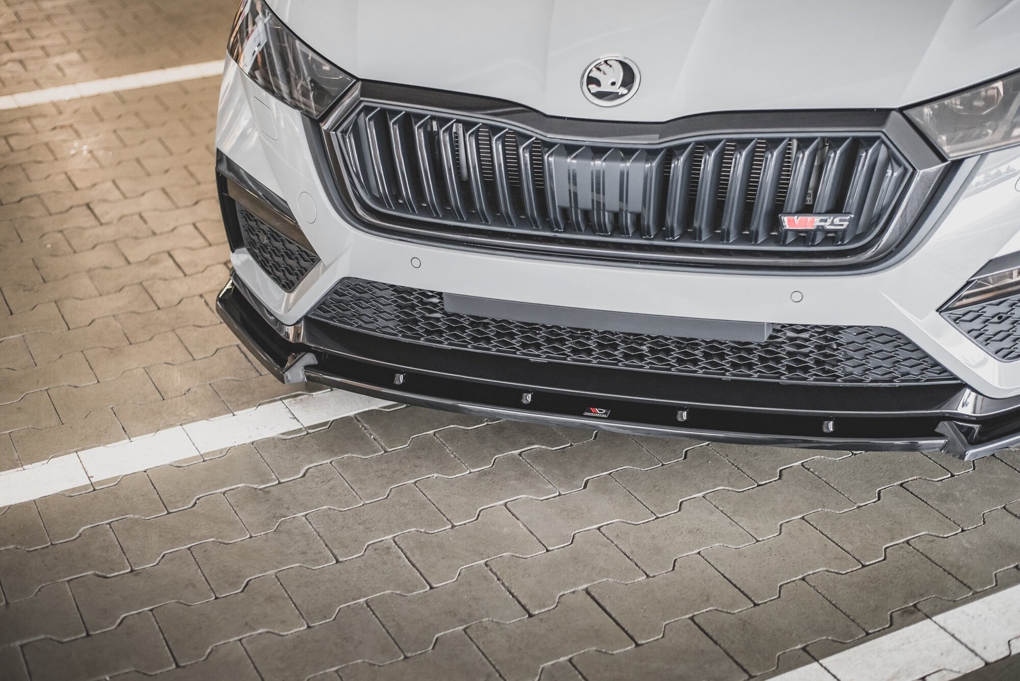 Maxton Design Front Ansatz V.1 für Skoda Octavia RS Mk4 schwarz Hochglanz Maxton Design Front Ansatz V.1 für Skoda Octavia RS Mk4 schwarz Hochglanz