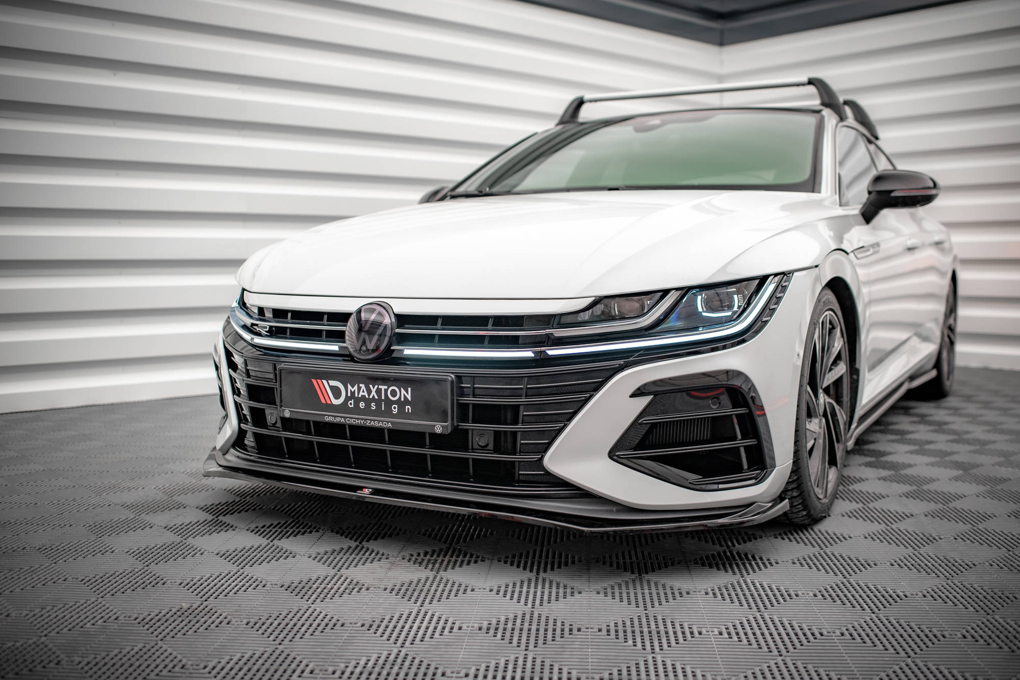 Maxton Design Front Ansatz V.3 für Volkswagen Arteon R schwarz Hochglanz Maxton Design Front Ansatz V.3 für Volkswagen Arteon R schwarz Hochglanz