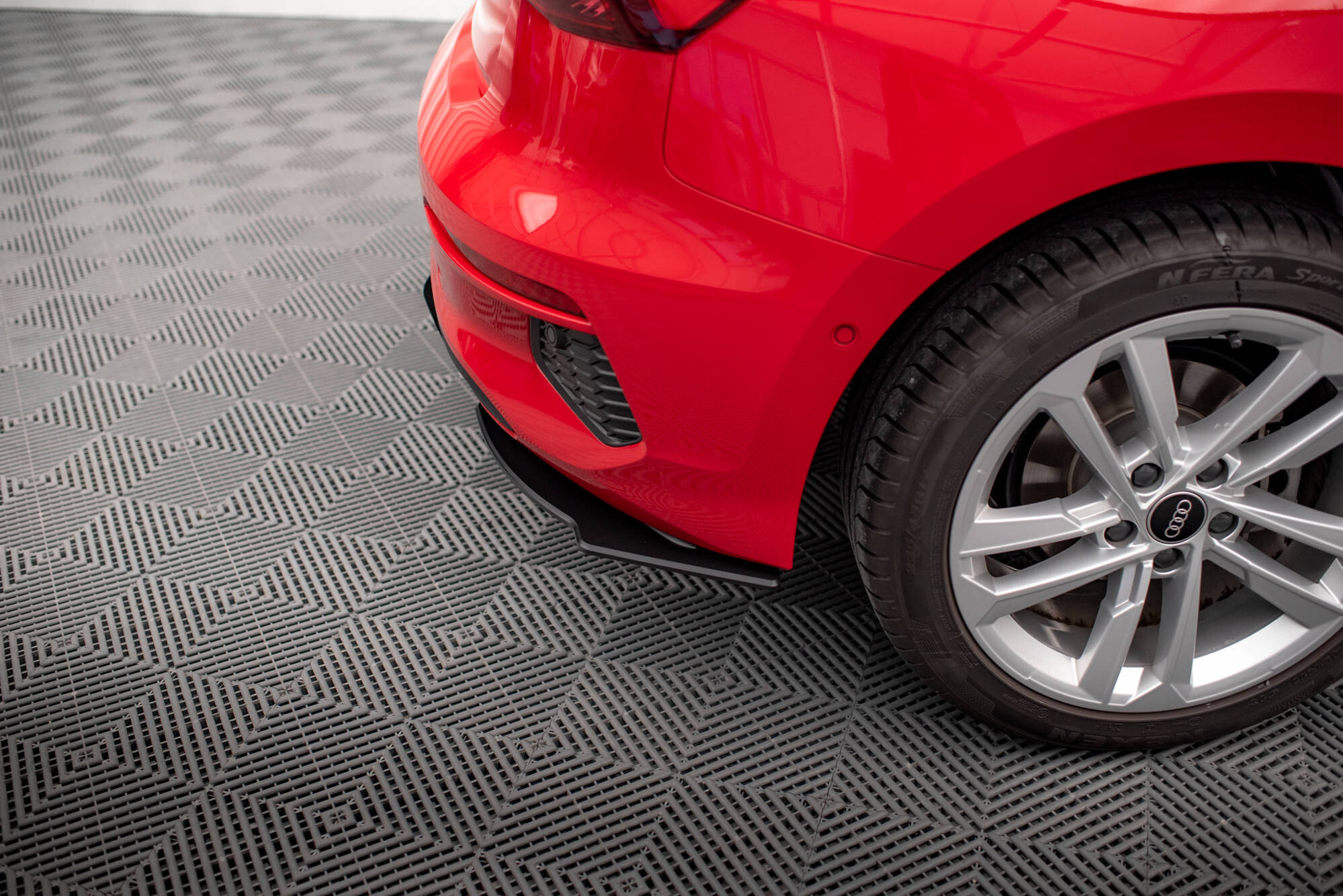 Maxton Design Robuste Racing Diffusor Heck Ansatz +Flaps für Audi A3 Sportback 8Y schwarz Hochglanz Maxton Design Robuste Racing Diffusor Heck Ansatz +Flaps für Audi A3 Sportback 8Y schwarz Hochglanz
