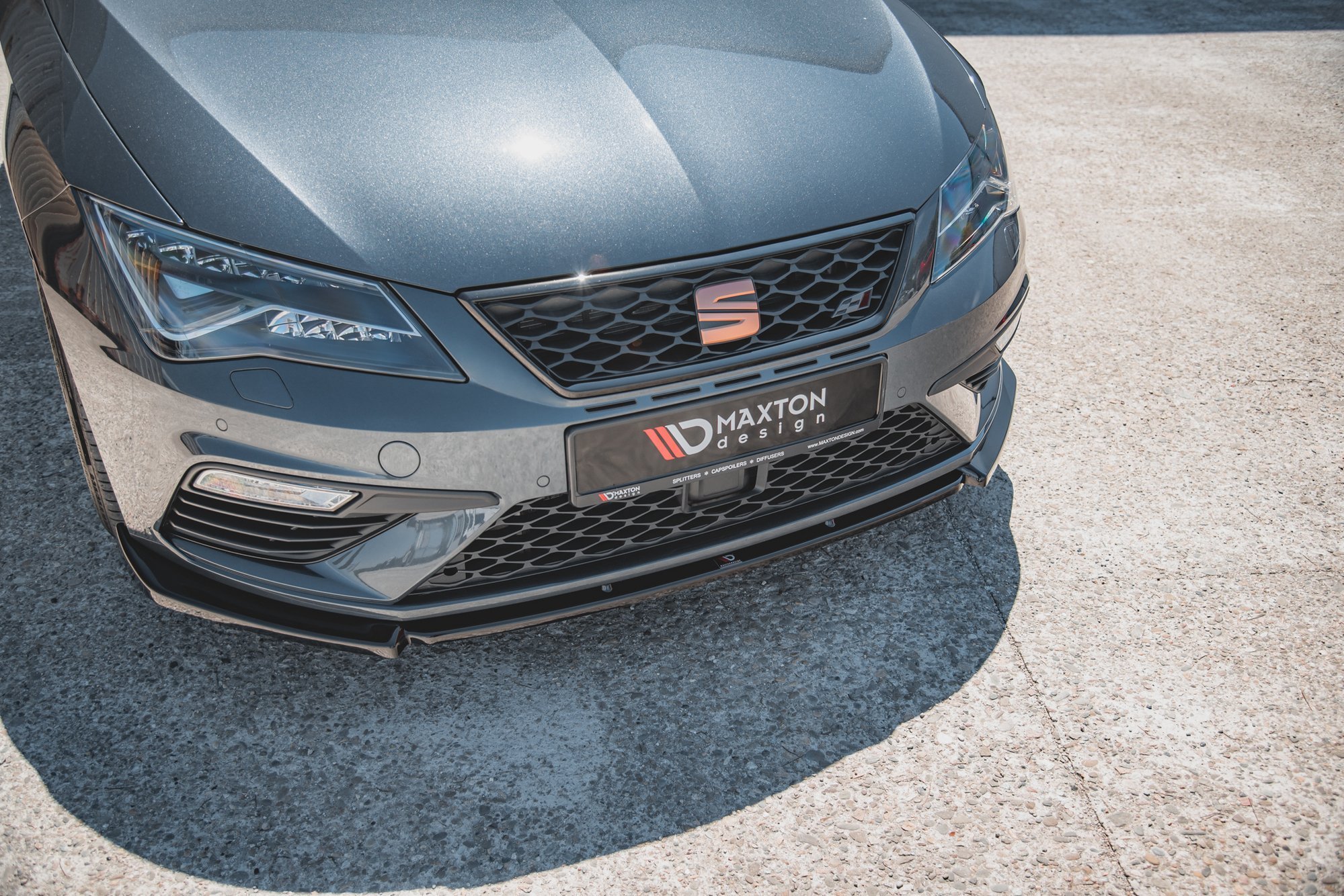 Maxton Design Front Ansatz V.6 für Seat Leon Cupra / FR Mk3 FL schwarz Hochglanz Maxton Design Front Ansatz V.6 für Seat Leon Cupra / FR Mk3 FL schwarz Hochglanz