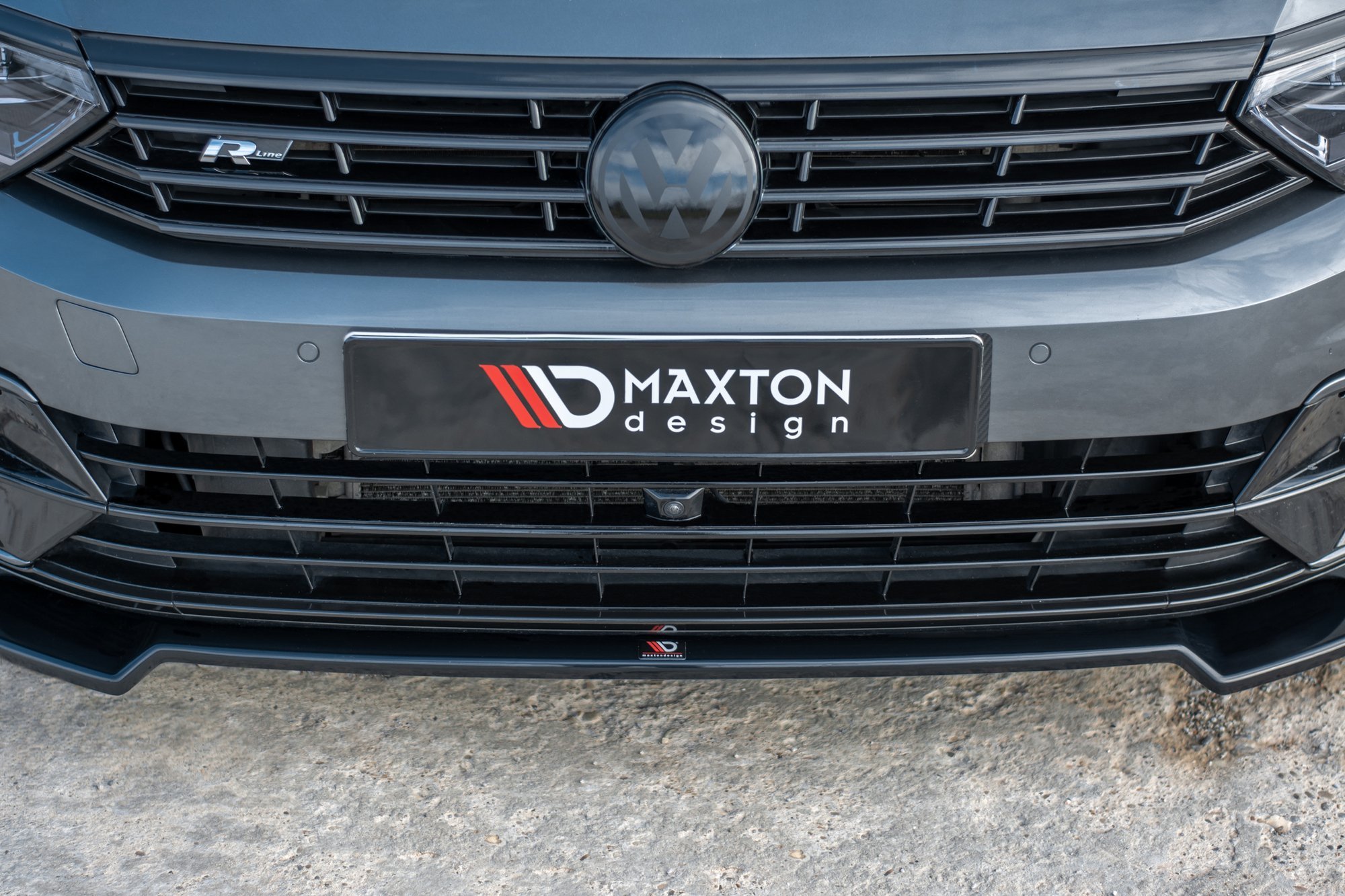 Maxton Design Front Ansatz V.2 für Volkswagen Passat R-Line B8 schwarz Hochglanz Maxton Design Front Ansatz V.2 für Volkswagen Passat R-Line B8 schwarz Hochglanz
