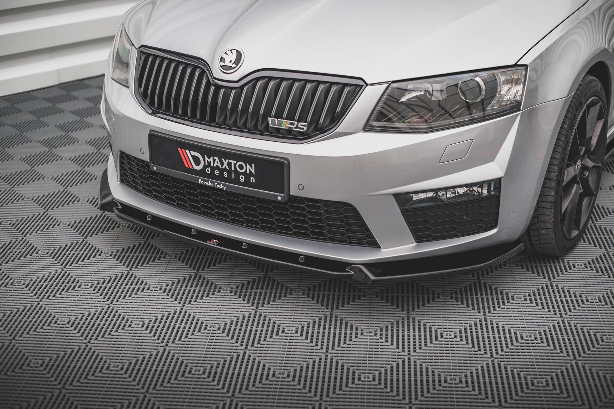 Maxton Design Front Ansatz V.3 für Skoda Octavia RS Mk3 schwarz Hochglanz