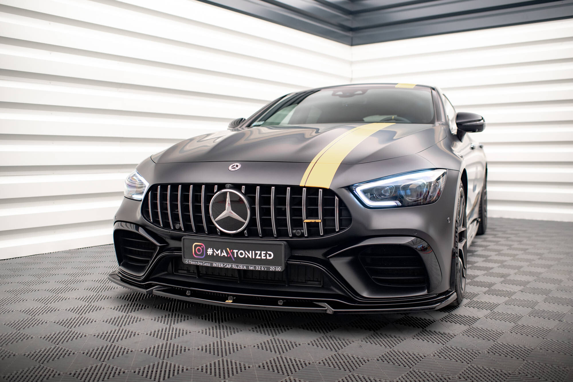 Maxton Design Front Ansatz V.3 für Mercedes-AMG GT 63S 4-Door Coupe Aero schwarz Hochglanz Maxton Design Front Ansatz V.3 für Mercedes-AMG GT 63S 4-Door Coupe Aero schwarz Hochglanz