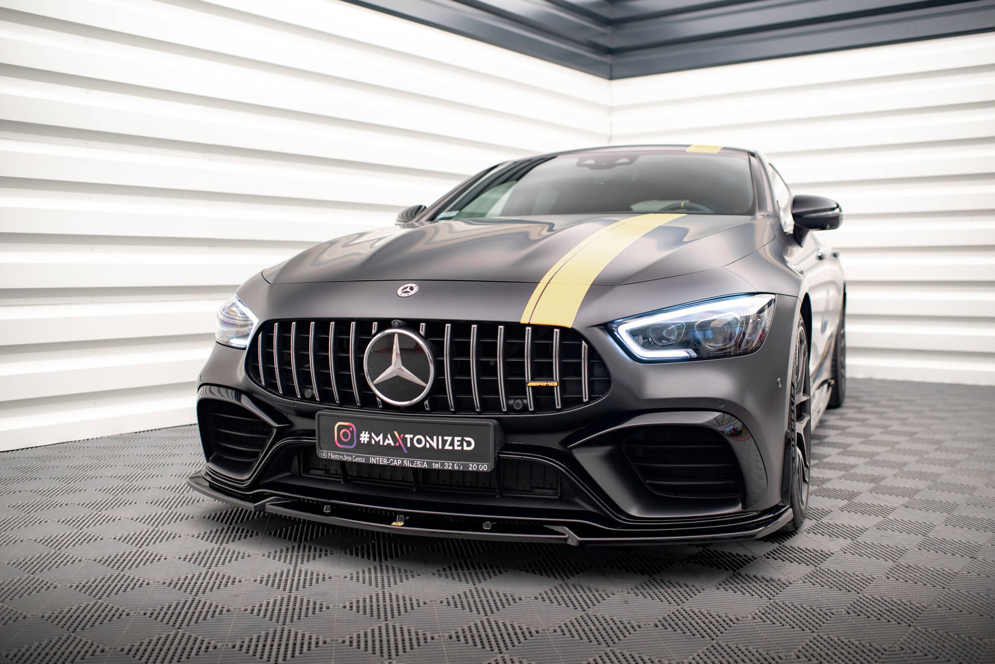 Maxton Design Front Ansatz V.3 für Mercedes-AMG GT 63S 4-Door Coupe Aero schwarz Hochglanz