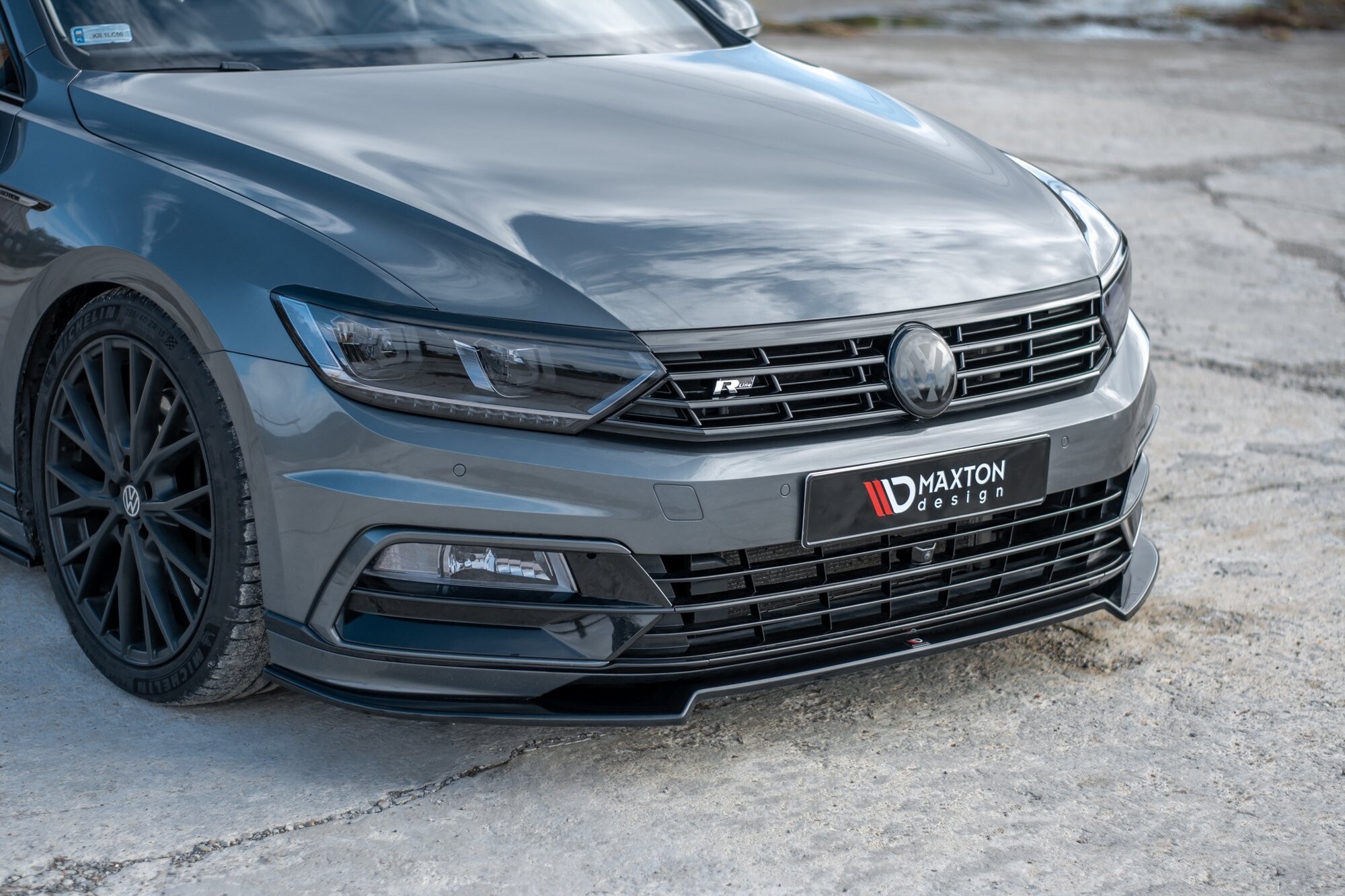Maxton Design Front Ansatz V.2 für Volkswagen Passat R-Line B8 schwarz Hochglanz Maxton Design Front Ansatz V.2 für Volkswagen Passat R-Line B8 schwarz Hochglanz