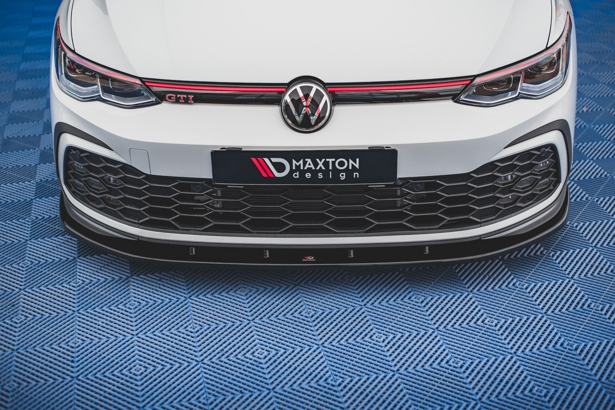 Maxton Design Front Ansatz für Volkswagen Golf 8 GTI schwarz Hochglanz Maxton Design Front Ansatz für Volkswagen Golf 8 GTI schwarz Hochglanz