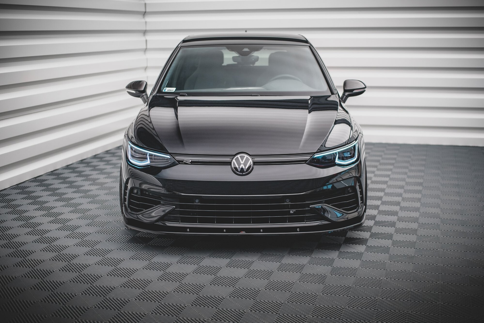 Maxton Design Front Ansatz V.1 für Volkswagen Golf R Mk8 schwarz Hochglanz