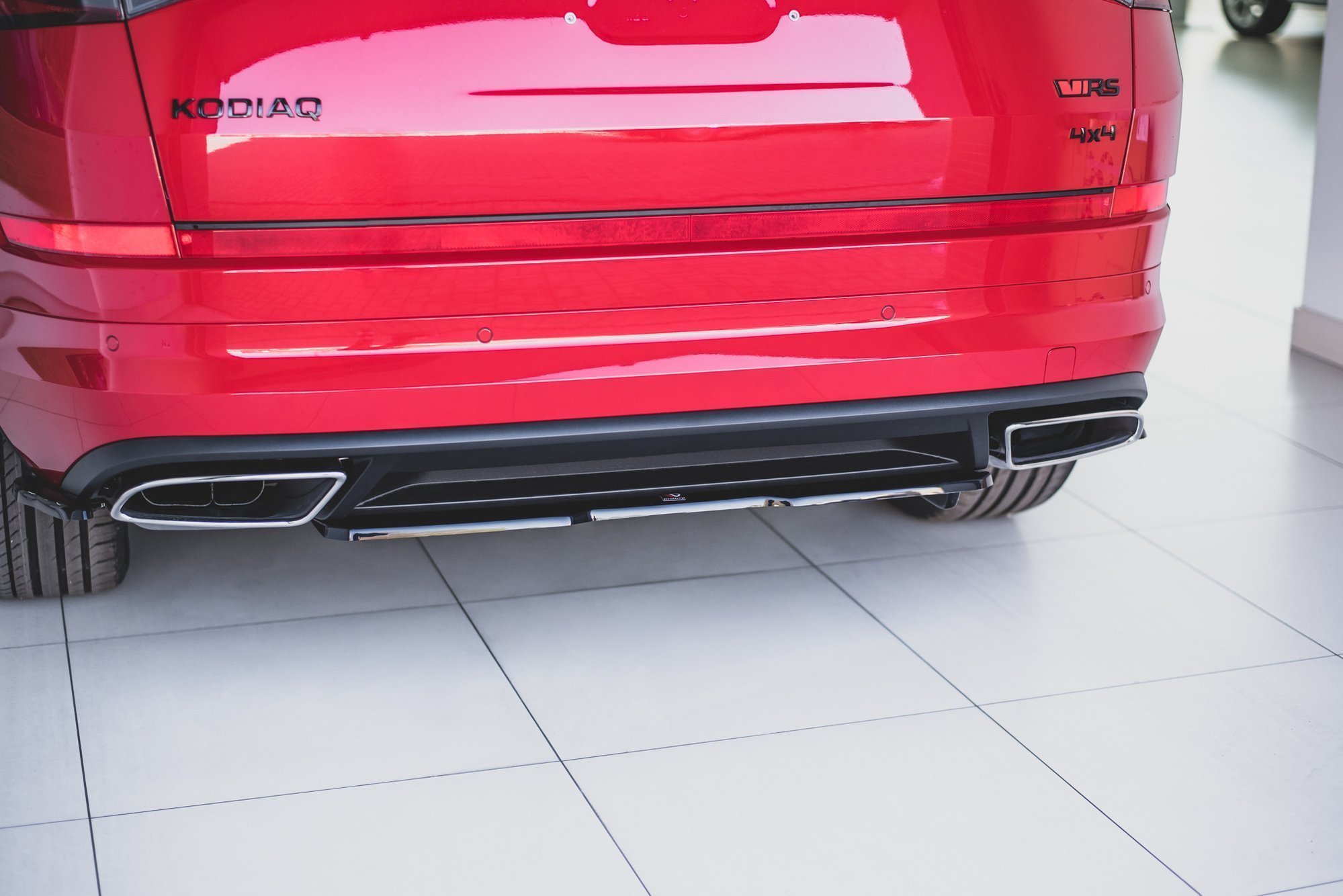 Maxton Design Mittlerer Diffusor Heck Ansatz für Skoda Kodiaq RS schwarz Hochglanz Maxton Design Mittlerer Diffusor Heck Ansatz für Skoda Kodiaq RS schwarz Hochglanz