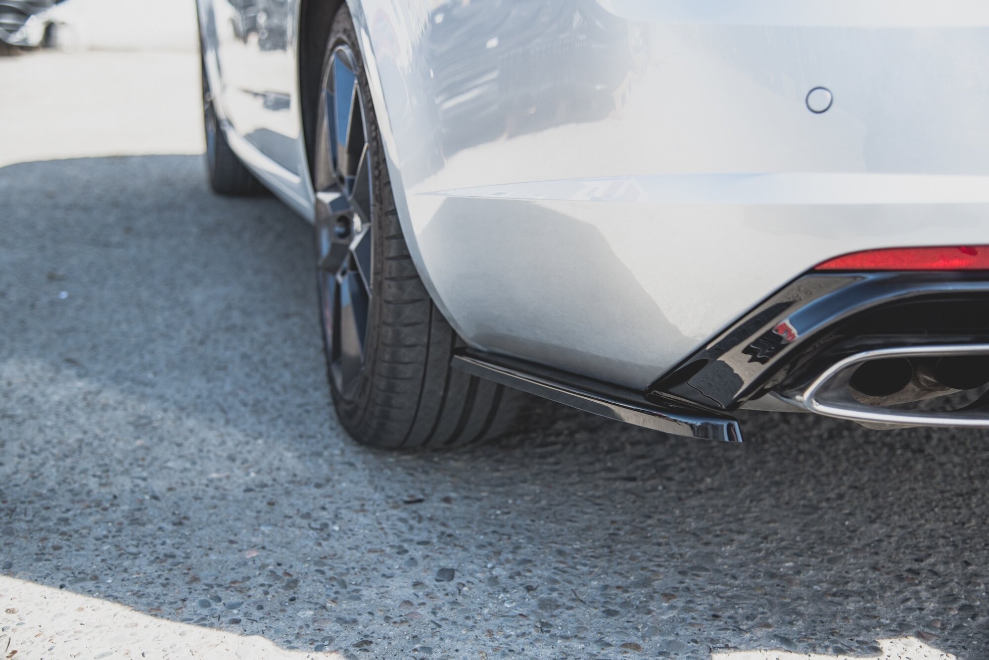 Maxton Design Heck Ansatz Flaps Diffusor V.2 für Skoda Octavia RS Mk3/Mk3 FL Hatchback/Kombi schwarz Hochglanz Maxton Design Heck Ansatz Flaps Diffusor V.2 für Skoda Octavia RS Mk3/Mk3 FL Hatchback/Kombi schwarz Hochglanz