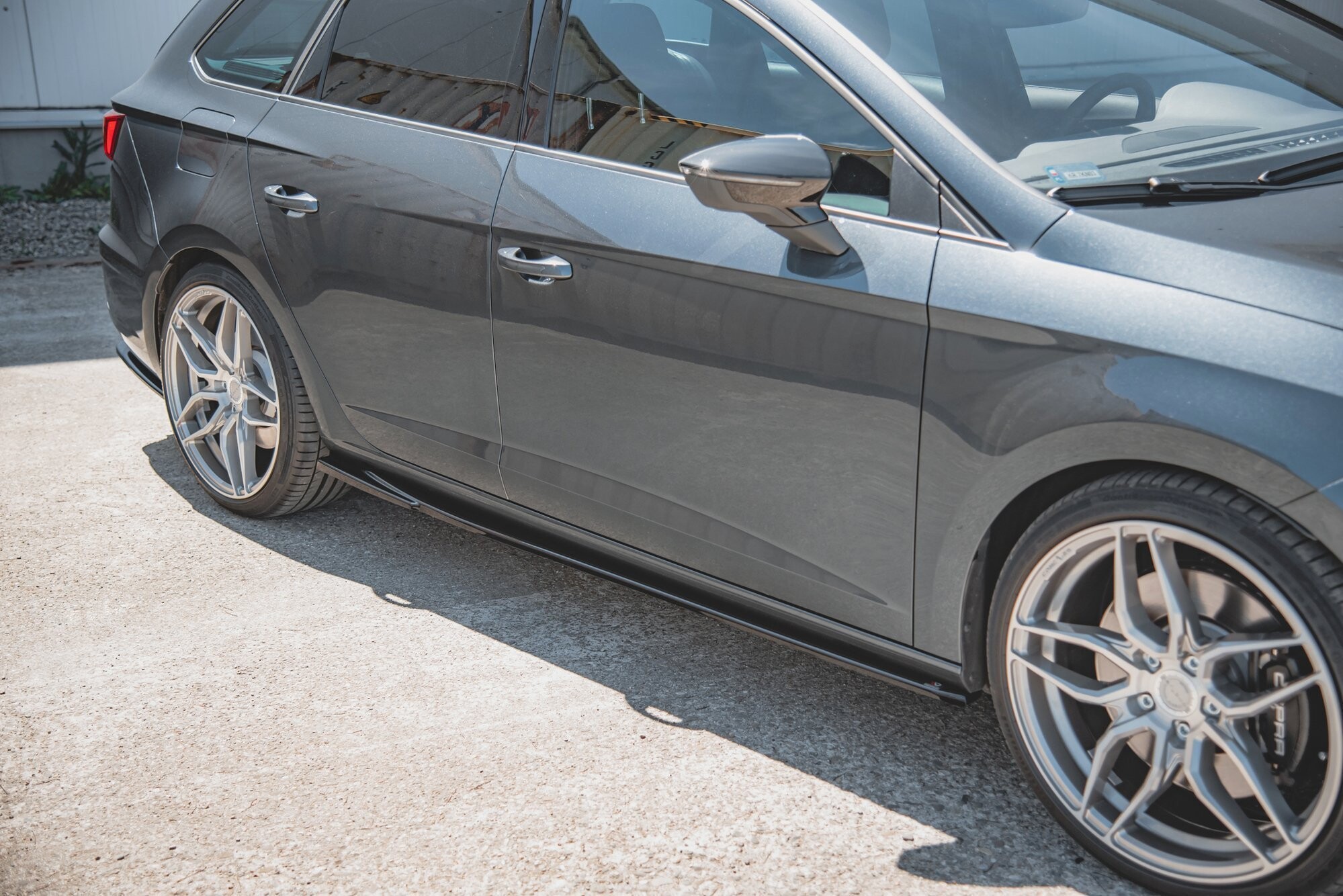 Maxton Design Seitenschweller Ansatz Cup Leisten V.5 für Seat Leon Mk3 Cupra/ FR Facelift schwarz Hochglanz Maxton Design Seitenschweller Ansatz Cup Leisten V.5 für Seat Leon Mk3 Cupra/ FR Facelift schwarz Hochglanz