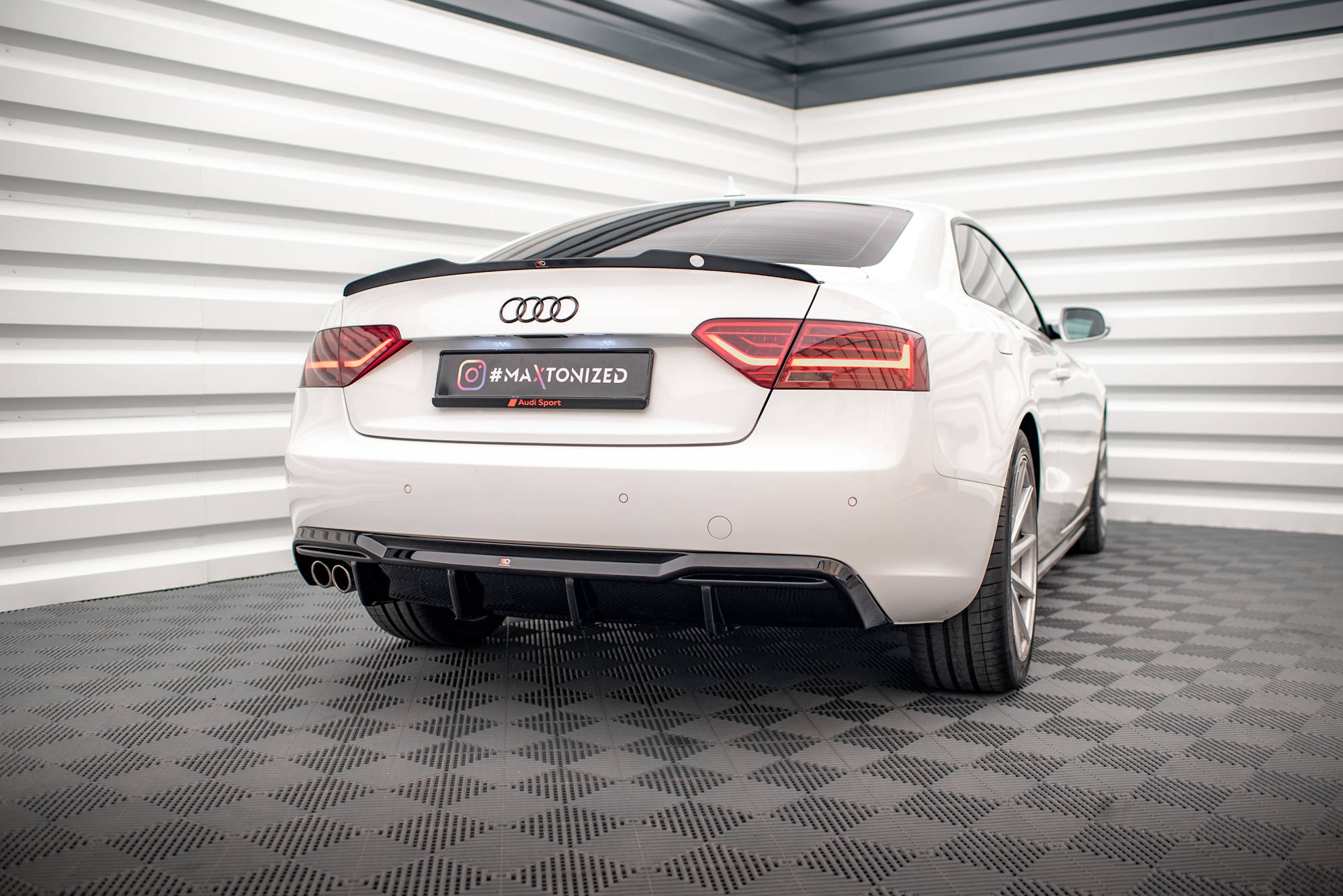 Maxton Design Diffusor Heck Ansatz für Audi A5 Coupe 8T Facelift schwarz Hochglanz Maxton Design Diffusor Heck Ansatz für Audi A5 Coupe 8T Facelift schwarz Hochglanz