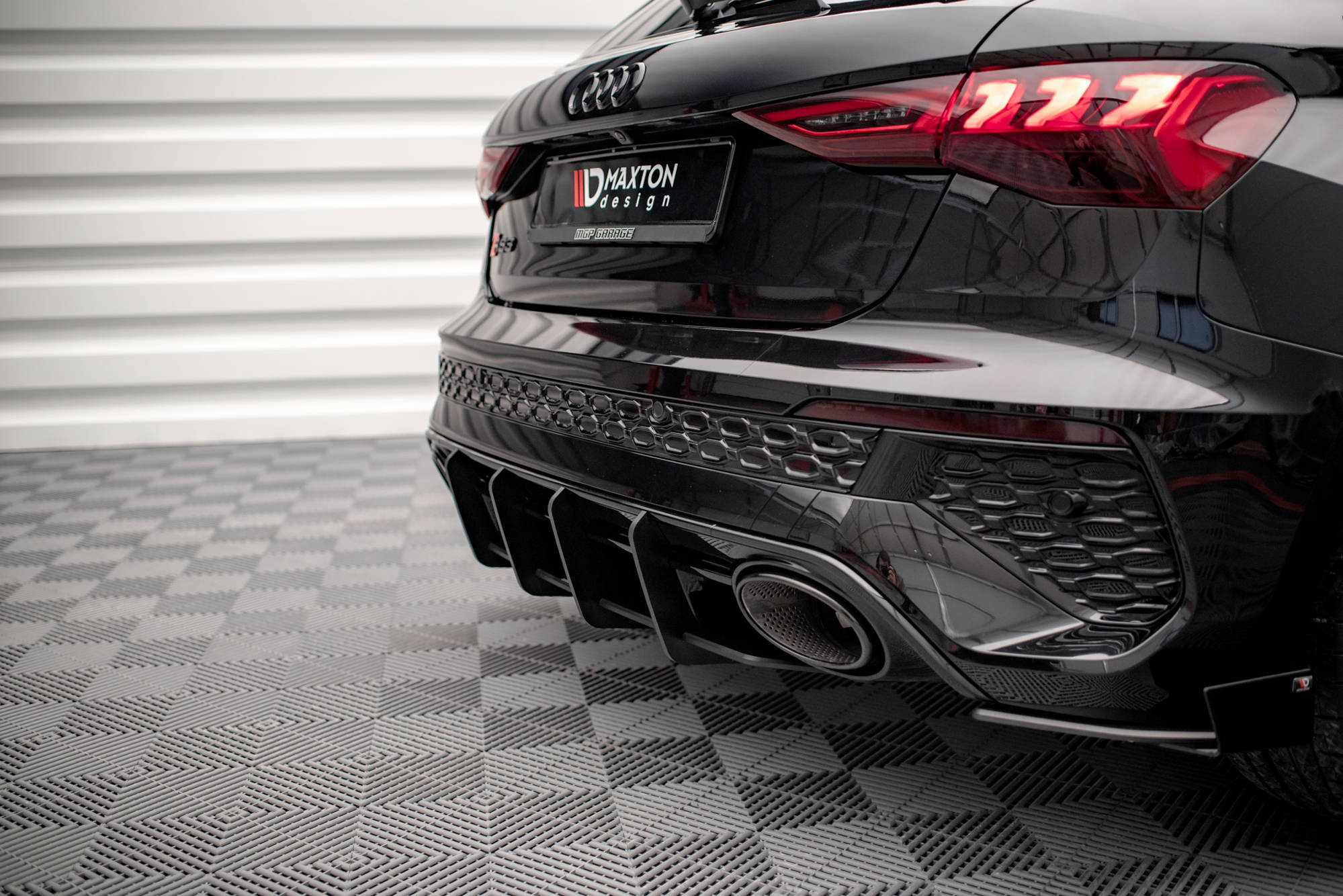 Maxton Design Street Pro Heckschürze für Audi RS3 Sportback 8Y