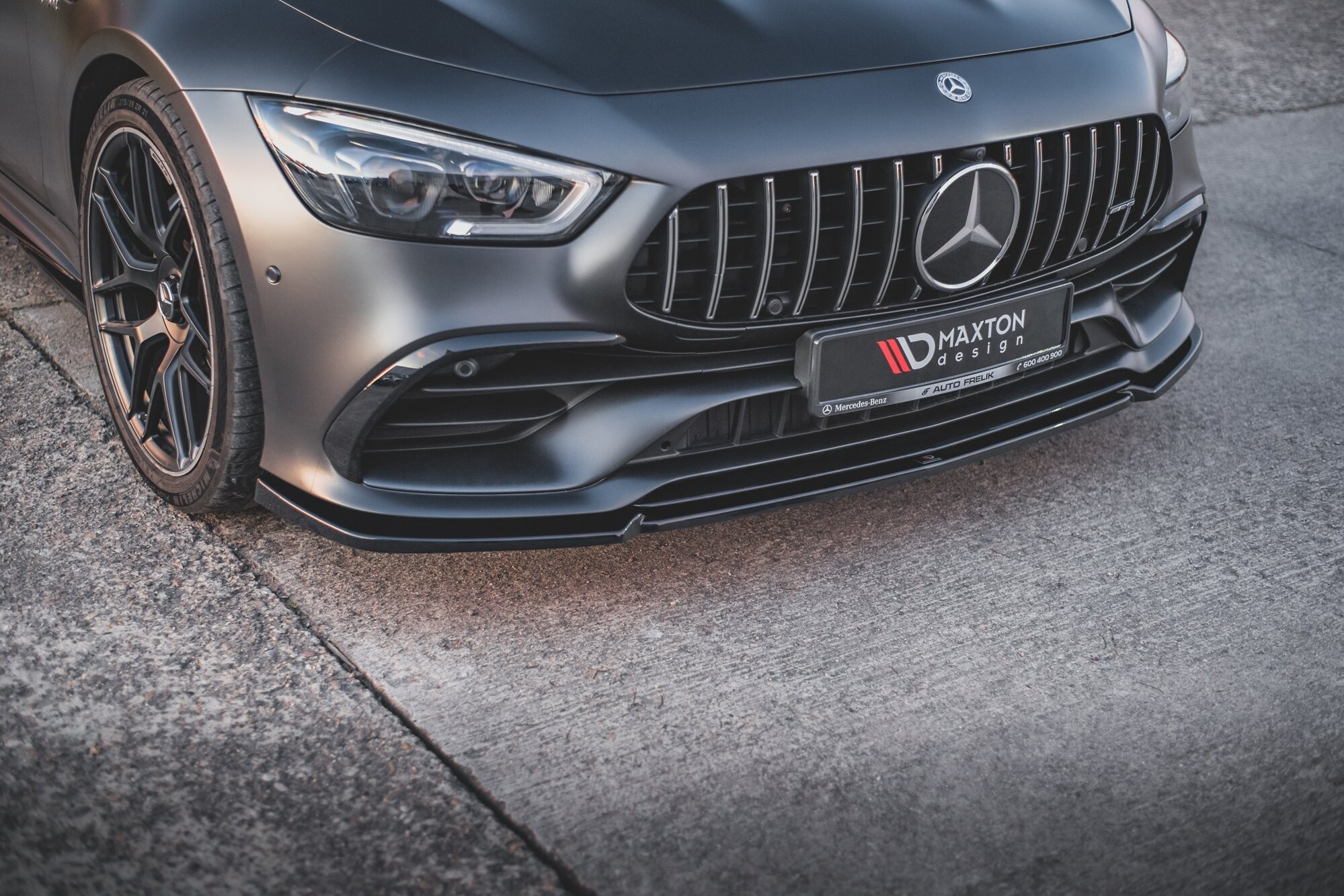 Maxton Design Front Ansatz V.2 für Mercedes-AMG GT 53 4-Door Coupe schwarz Hochglanz Maxton Design Front Ansatz V.2 für Mercedes-AMG GT 53 4-Door Coupe schwarz Hochglanz