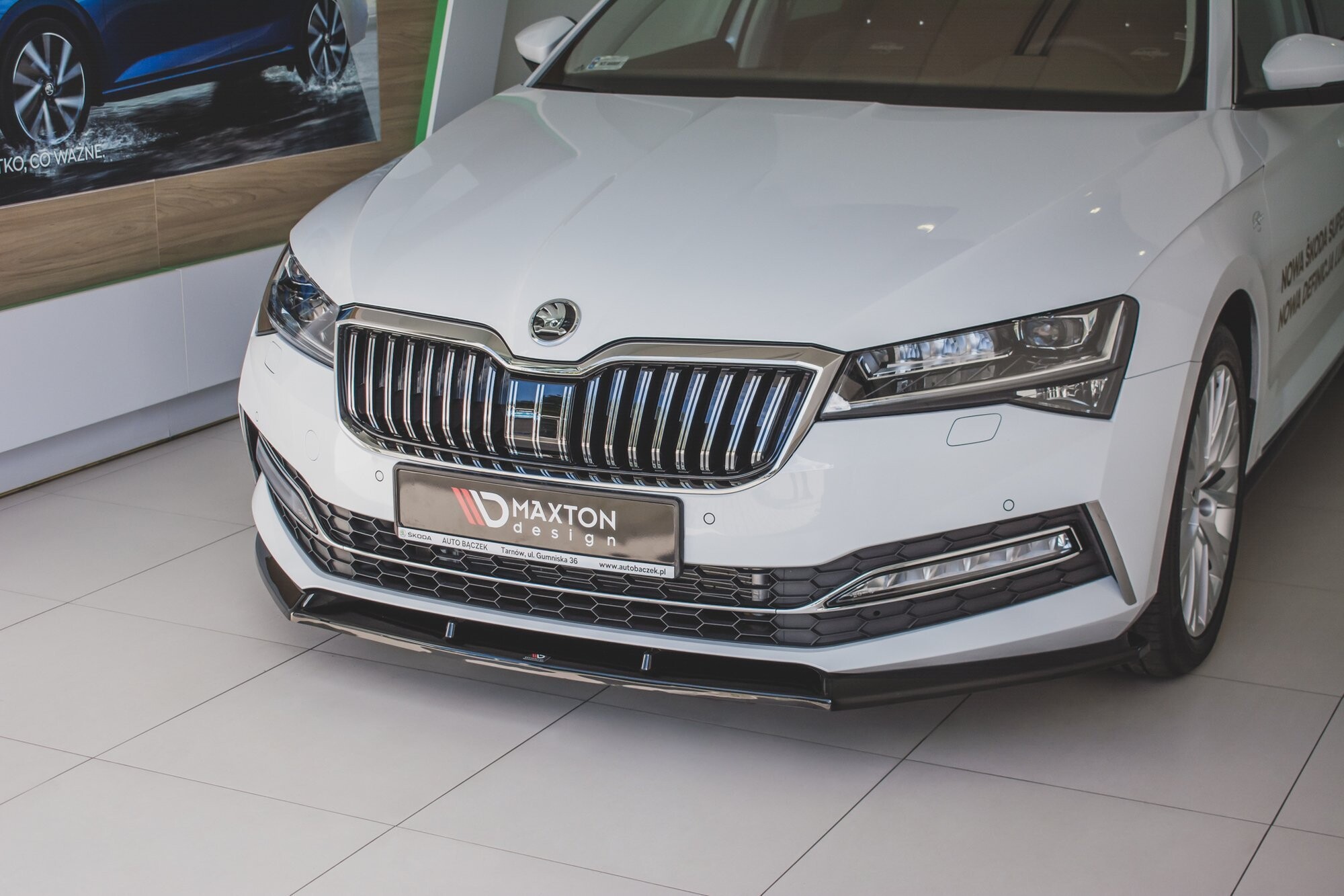 Maxton Design Front Ansatz V.2 für Skoda Superb Mk3 FL schwarz Hochglanz Maxton Design Front Ansatz V.2 für Skoda Superb Mk3 FL schwarz Hochglanz