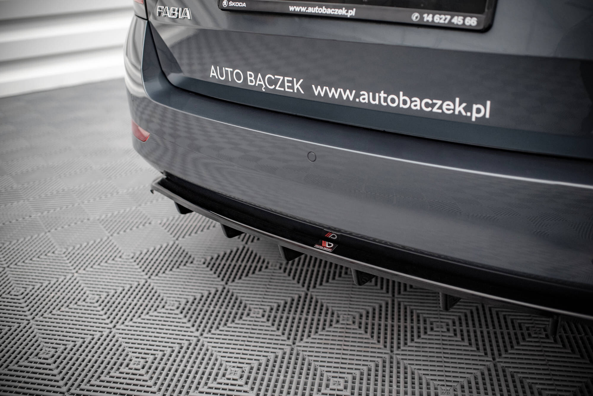 Maxton Design Mittlerer Diffusor Heck Ansatz DTM Look für Skoda Fabia Combi Mk3 Facelift schwarz Hochglanz Maxton Design Mittlerer Diffusor Heck Ansatz DTM Look für Skoda Fabia Combi Mk3 Facelift schwarz Hochglanz