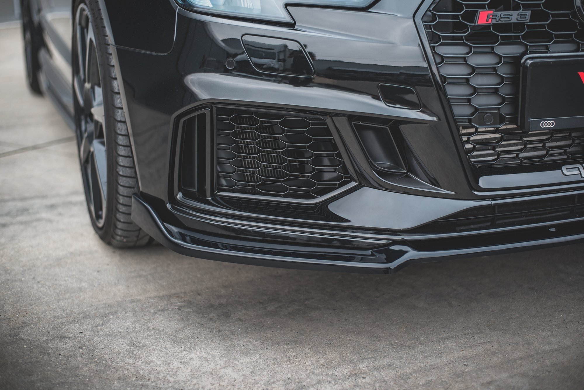 Maxton Design Front Ansatz V.3 für Audi RS3 8V FL Sportback schwarz Hochglanz