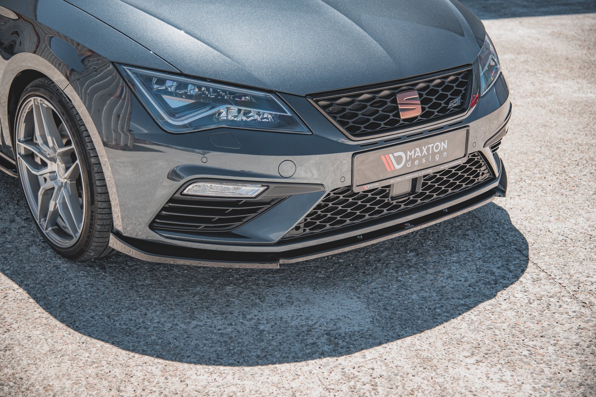 Maxton Design Front Ansatz V.6 für Seat Leon Cupra / FR Mk3 FL schwarz Hochglanz Maxton Design Front Ansatz V.6 für Seat Leon Cupra / FR Mk3 FL schwarz Hochglanz