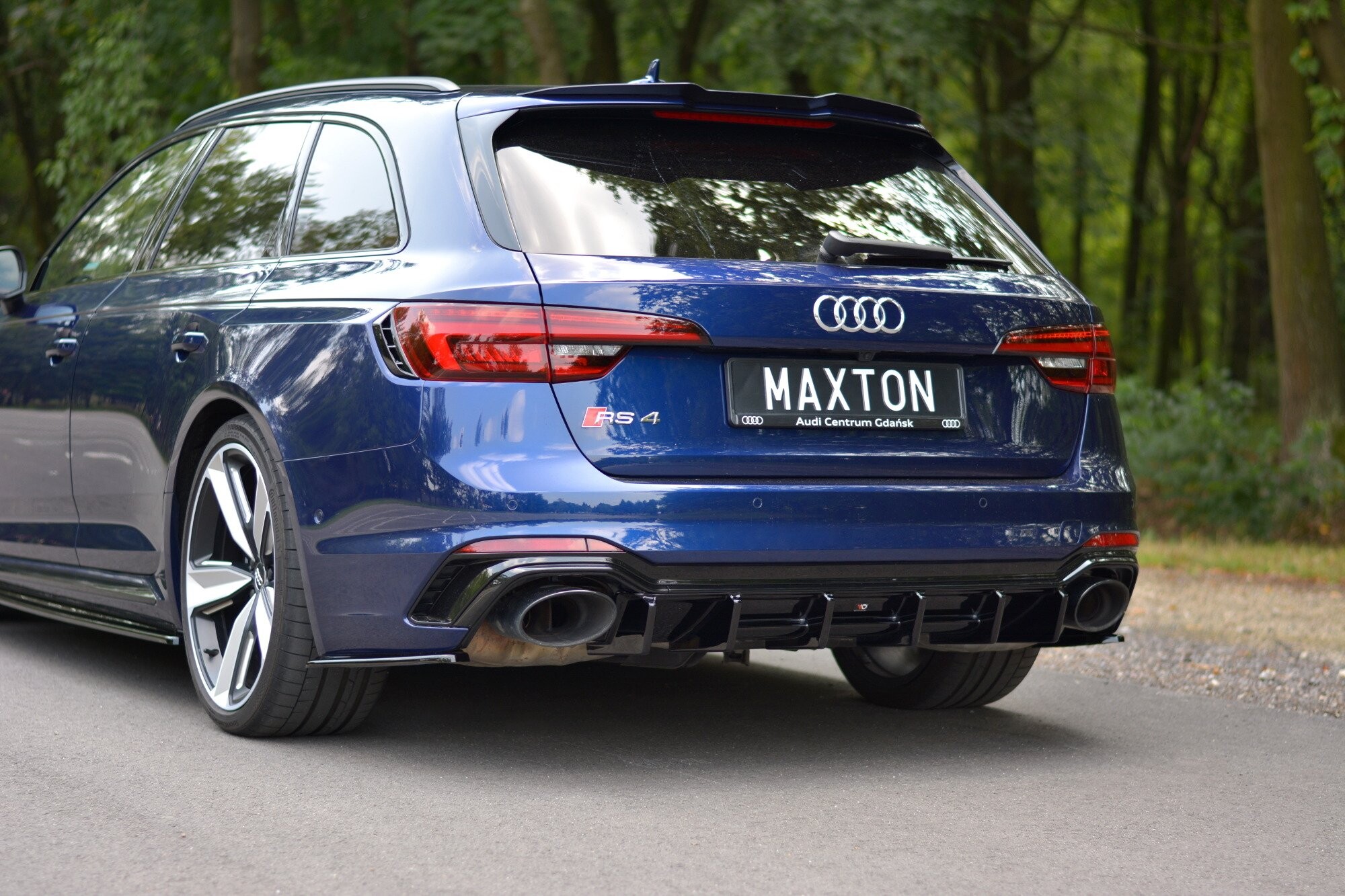 Maxton Design Diffusor Heck Ansatz für Audi RS4 B9 Avant schwarz Hochglanz