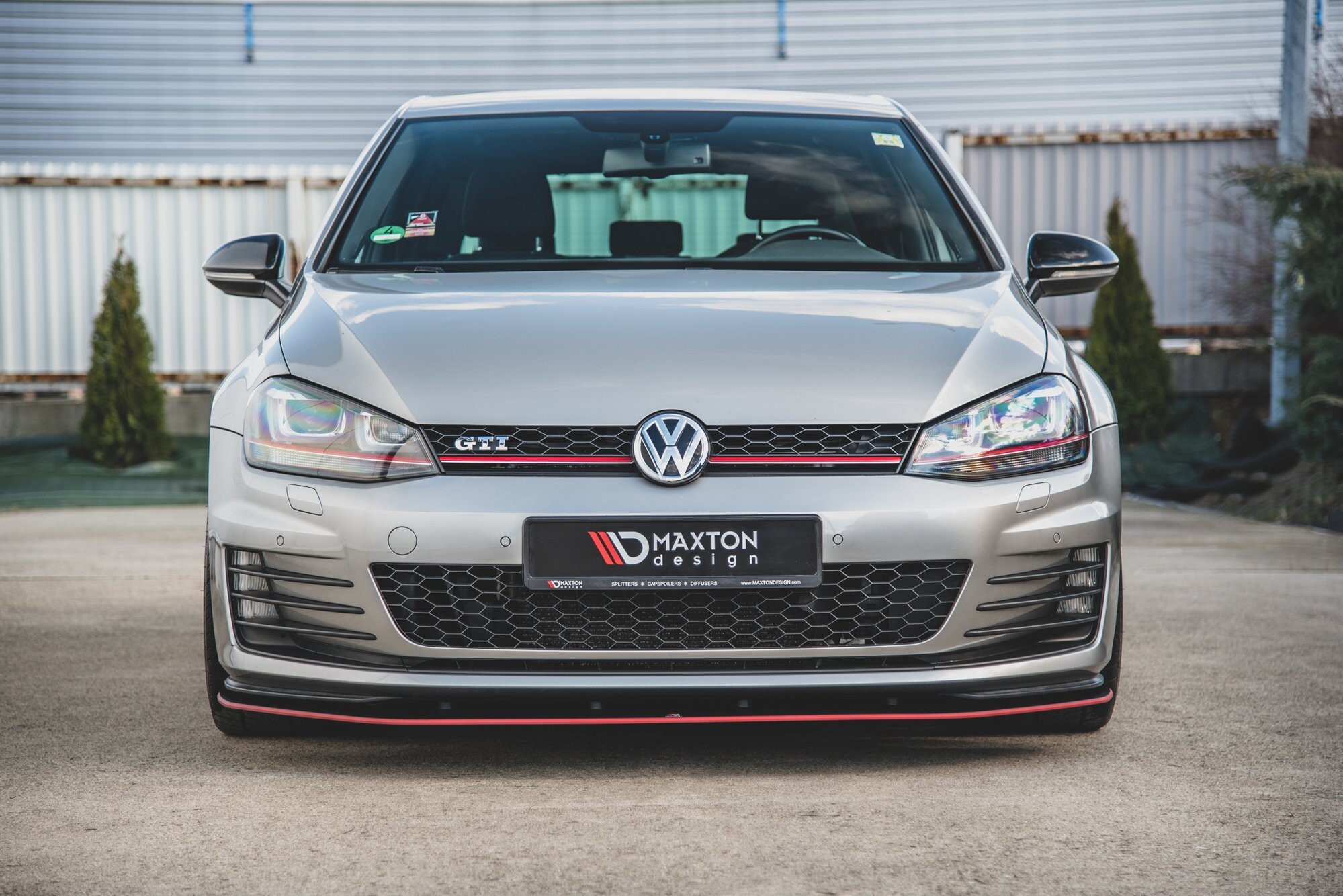 Maxton Design Robuste Racing Front Ansatz für VW Golf 7 GTI