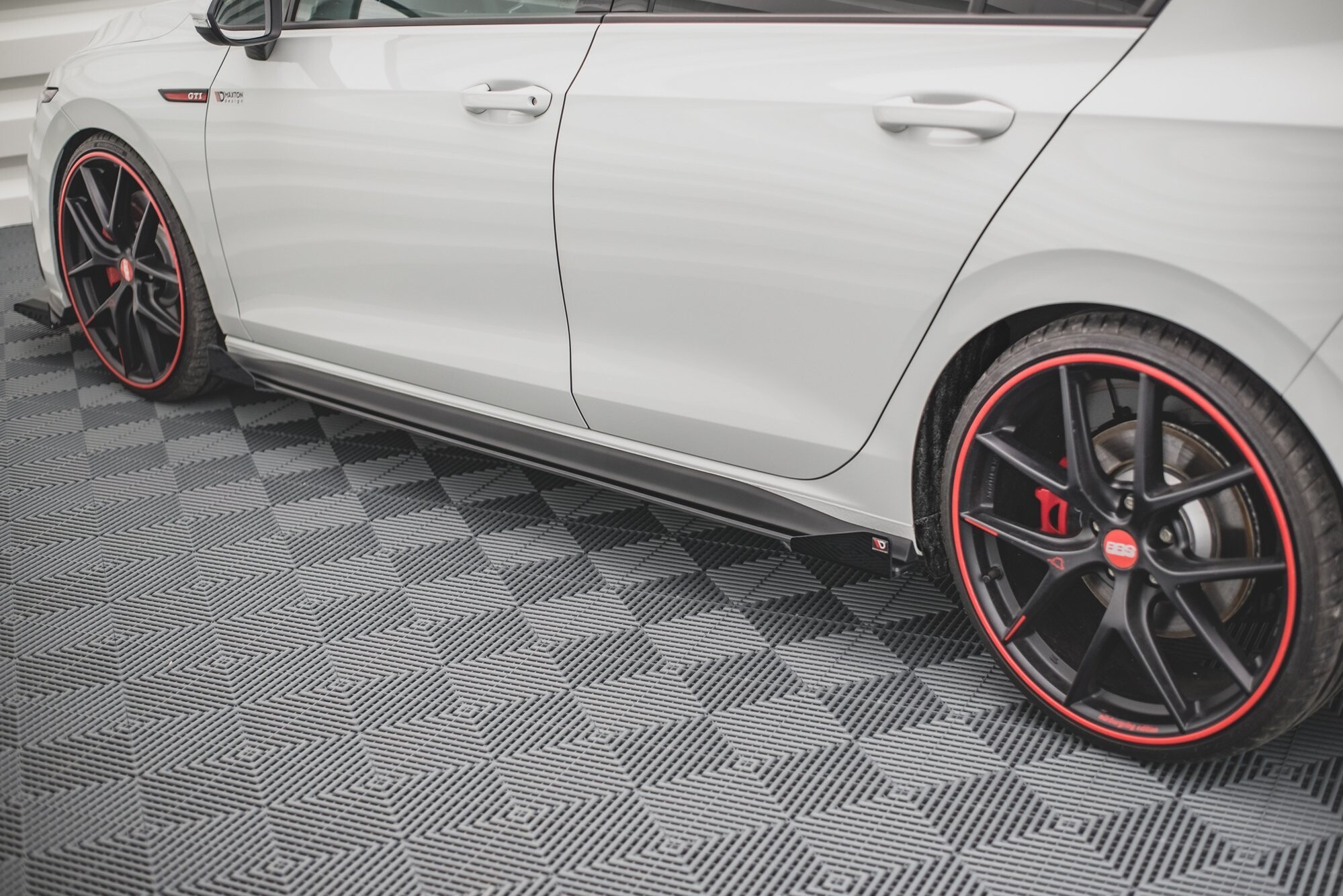 Maxton Design Side Flaps Volkswagen Golf 8 GTI / GTI Clubsport schwarz Hochglanz