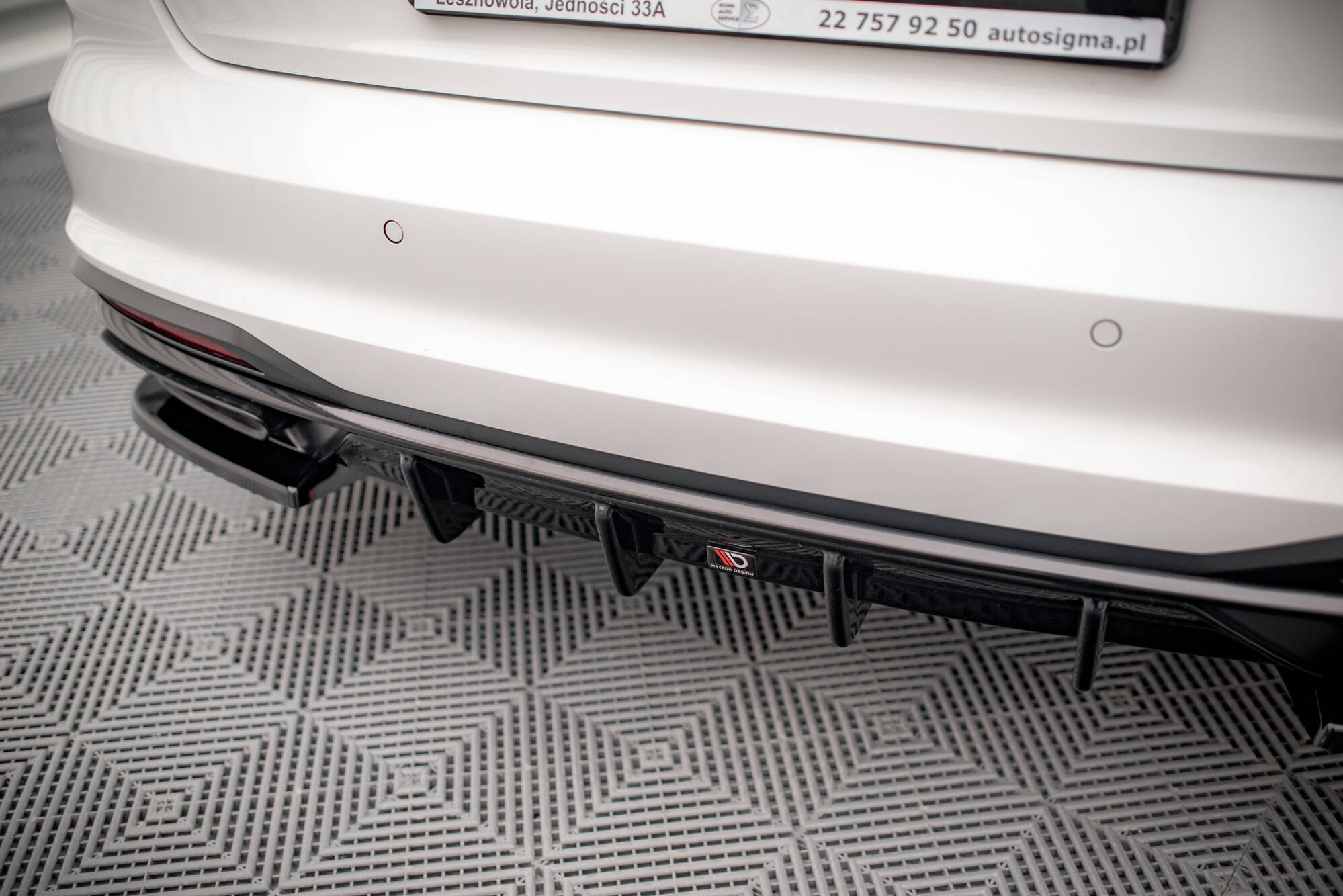 Maxton Design Diffusor Heck Ansatz für Audi A4 B9 Facelift schwarz Hochglanz Maxton Design Diffusor Heck Ansatz für Audi A4 B9 Facelift schwarz Hochglanz