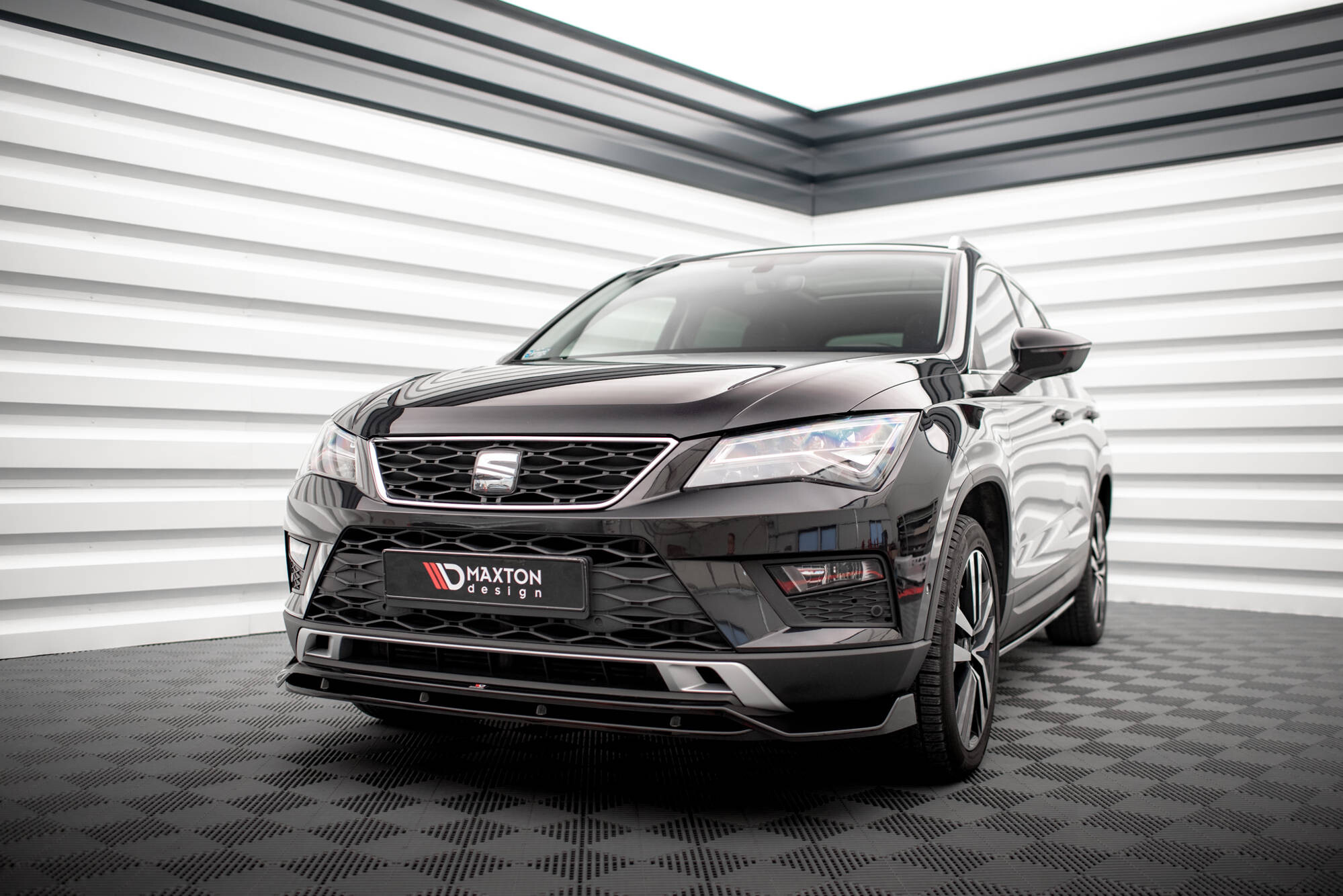 Maxton Design Front Ansatz für Seat Ateca Mk1 schwarz Hochglanz Maxton Design Front Ansatz für Seat Ateca Mk1 schwarz Hochglanz
