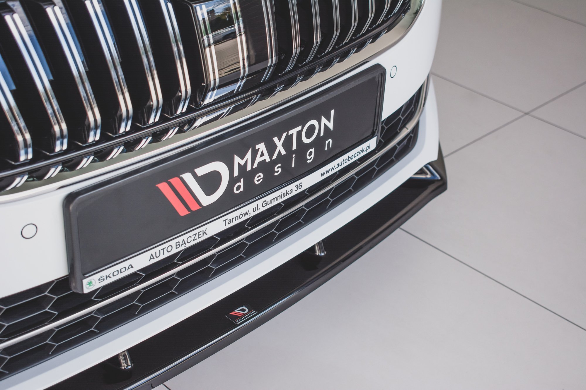 Maxton Design Front Ansatz V.2 für Skoda Superb Mk3 FL schwarz Hochglanz Maxton Design Front Ansatz V.2 für Skoda Superb Mk3 FL schwarz Hochglanz