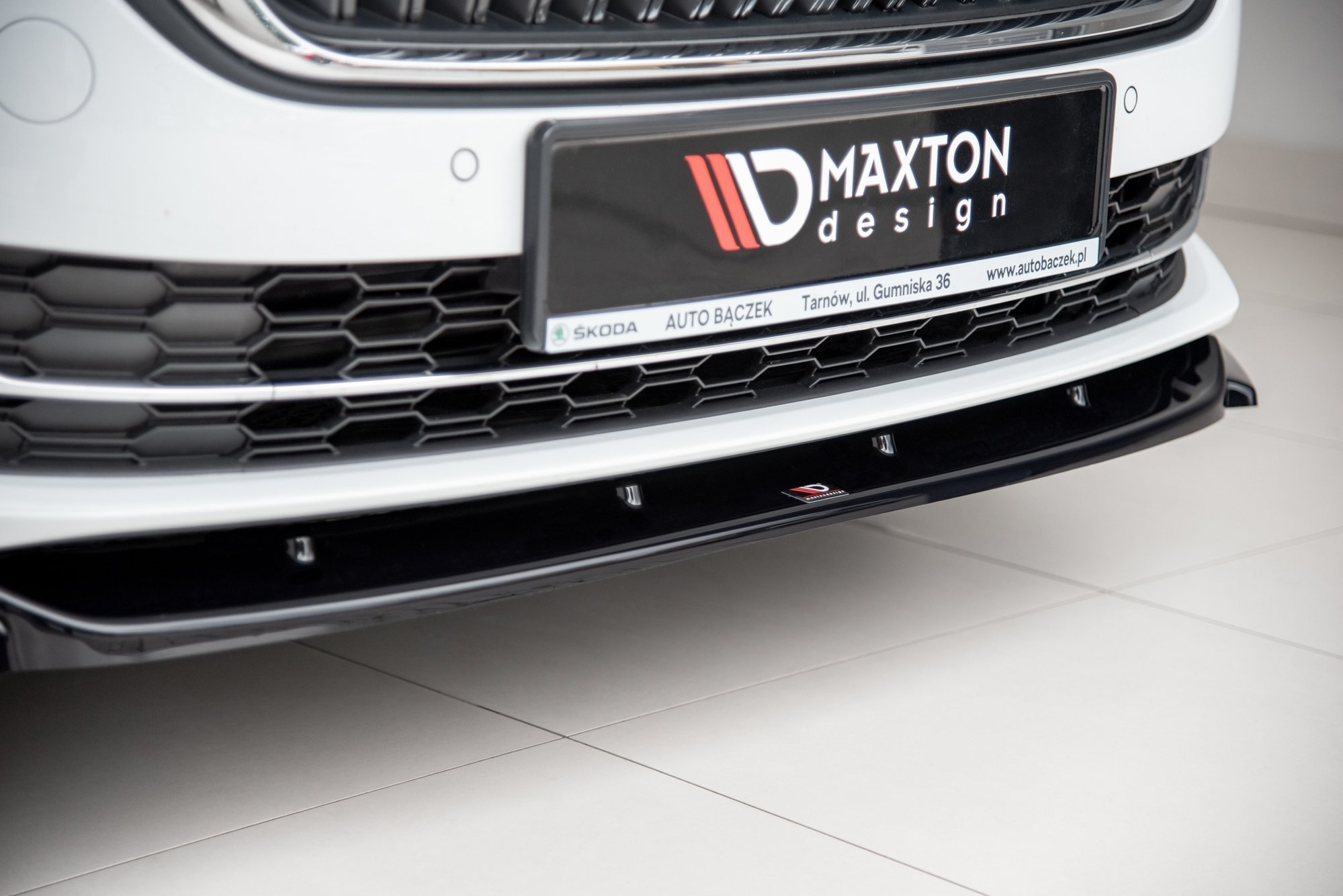 Maxton Design Front Ansatz V.1 für Skoda Octavia Mk4 schwarz Hochglanz Maxton Design Front Ansatz V.1 für Skoda Octavia Mk4 schwarz Hochglanz