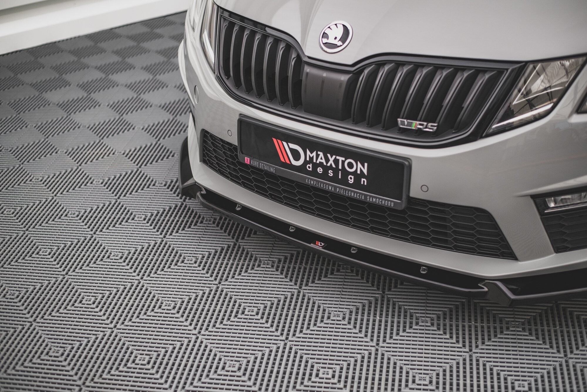 Maxton Design Front Ansatz V.2 für Skoda Octavia RS Mk3 Facelift schwarz Hochglanz