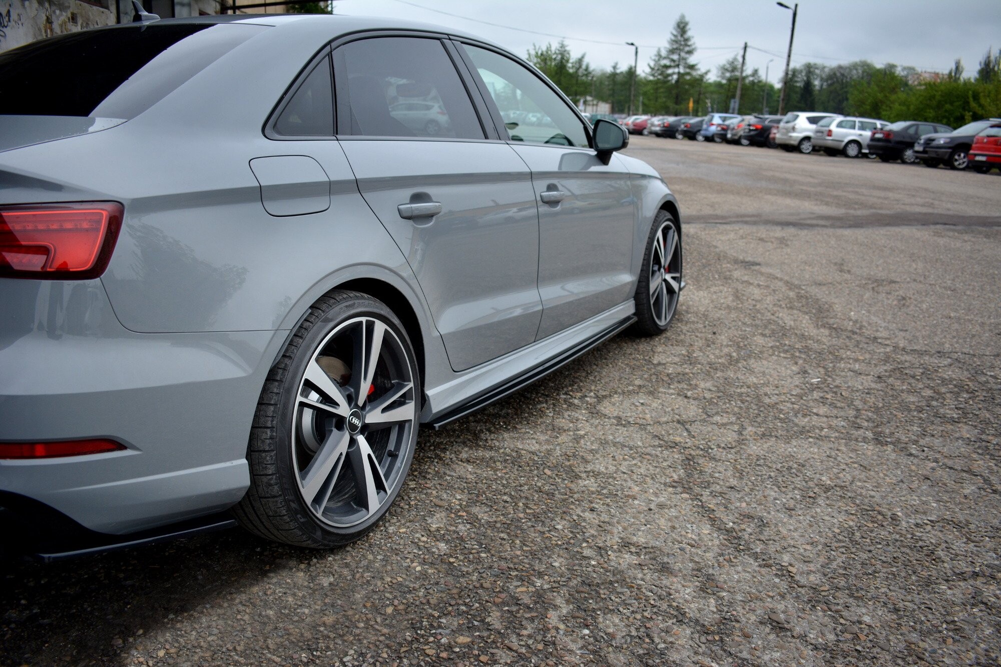 Maxton Design Seitenschweller Ansatz für Audi RS3 8V FL Limousine schwarz Hochglanz Maxton Design Seitenschweller Ansatz für Audi RS3 8V FL Limousine schwarz Hochglanz