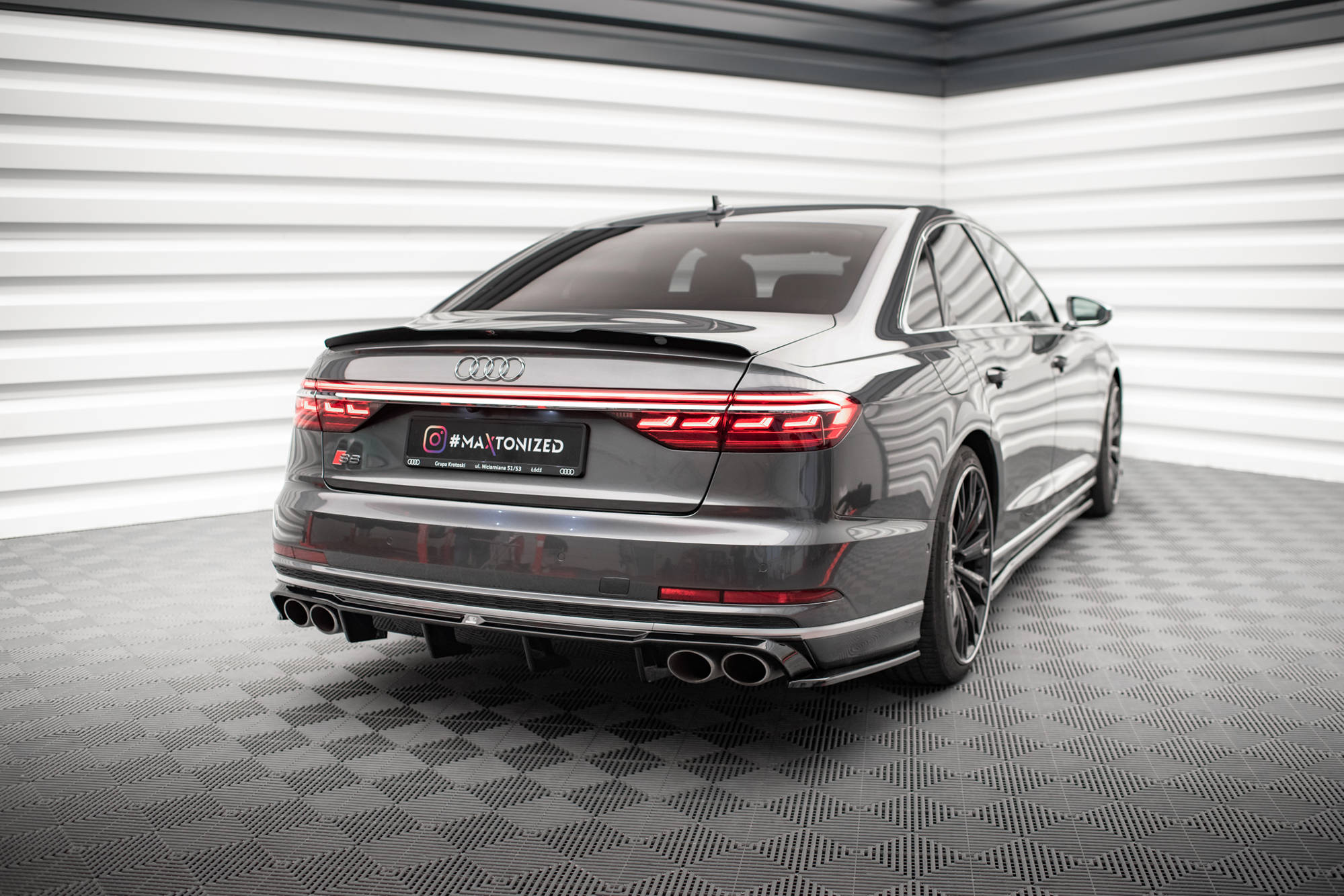 Maxton Design Diffusor Heck Ansatz für Audi S8 D5 schwarz Hochglanz Maxton Design Diffusor Heck Ansatz für Audi S8 D5 schwarz Hochglanz