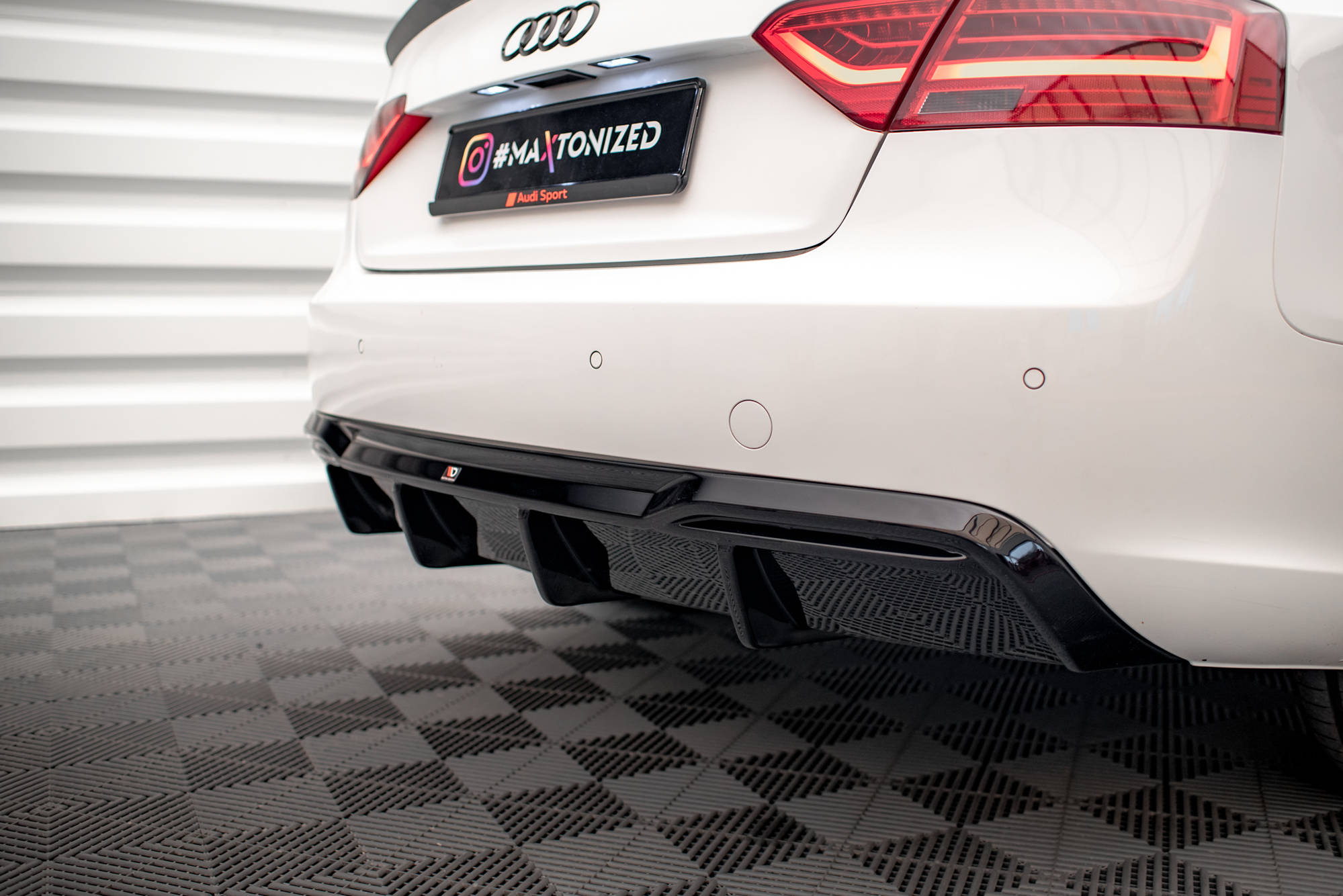 Maxton Design Diffusor Heck Ansatz für Audi A5 Coupe 8T Facelift schwarz Hochglanz Maxton Design Diffusor Heck Ansatz für Audi A5 Coupe 8T Facelift schwarz Hochglanz