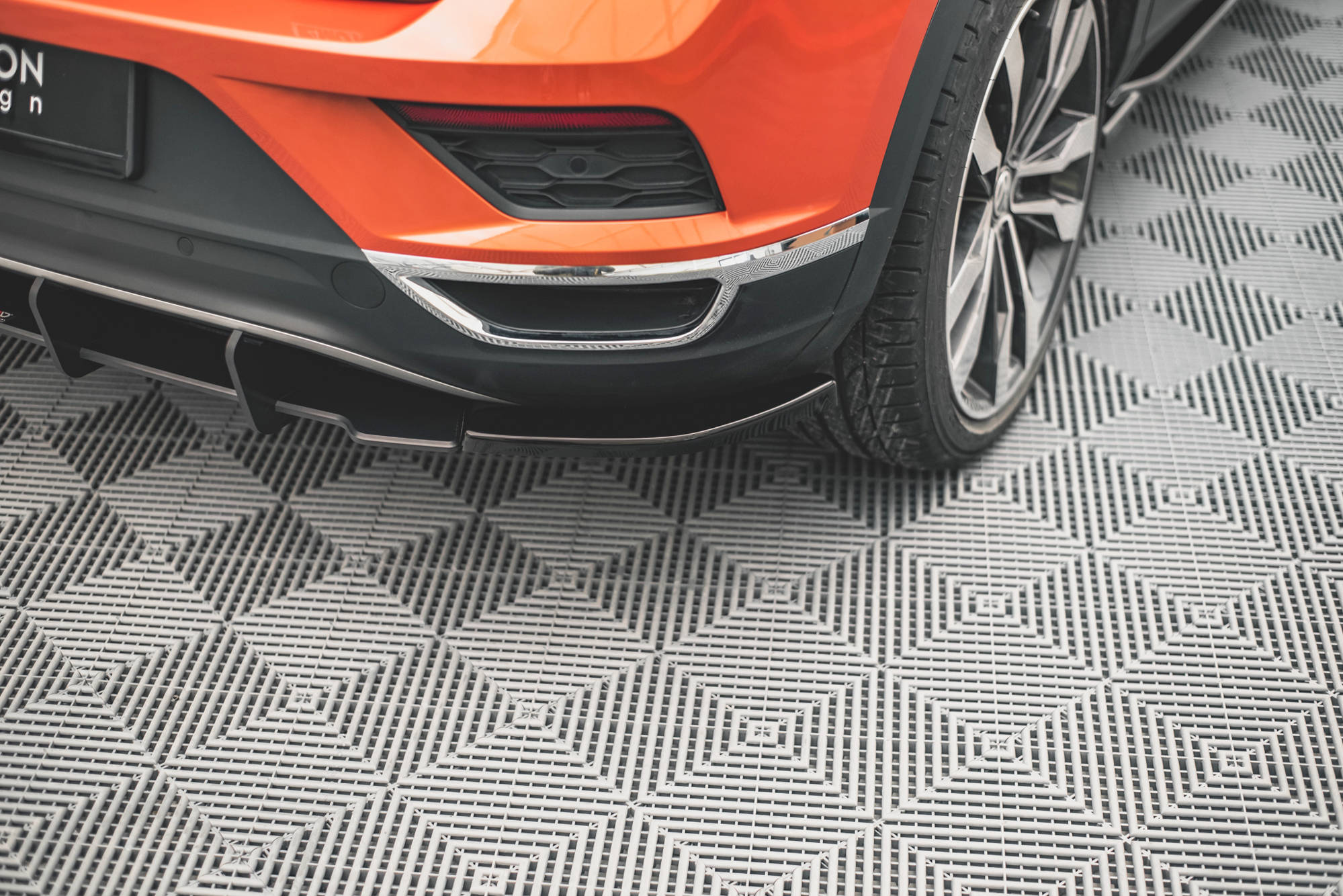 Maxton Design Heck Ansatz Flaps Diffusor für Volkswagen T-Roc Mk1 schwarz Hochglanz