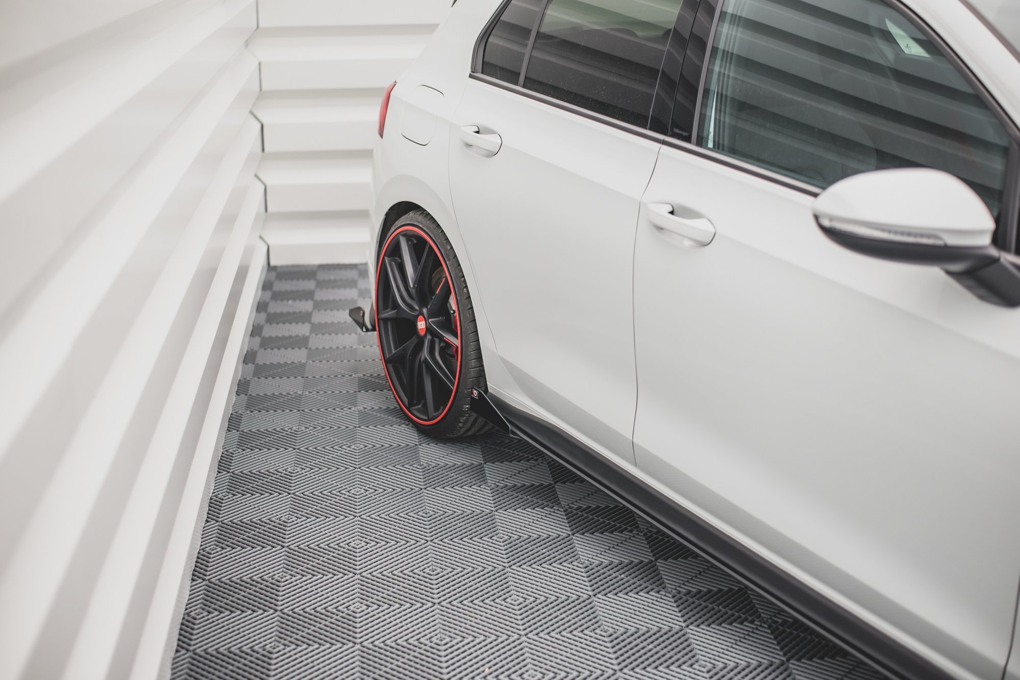Maxton Design Side Flaps Volkswagen Golf 8 GTI / GTI Clubsport schwarz Hochglanz